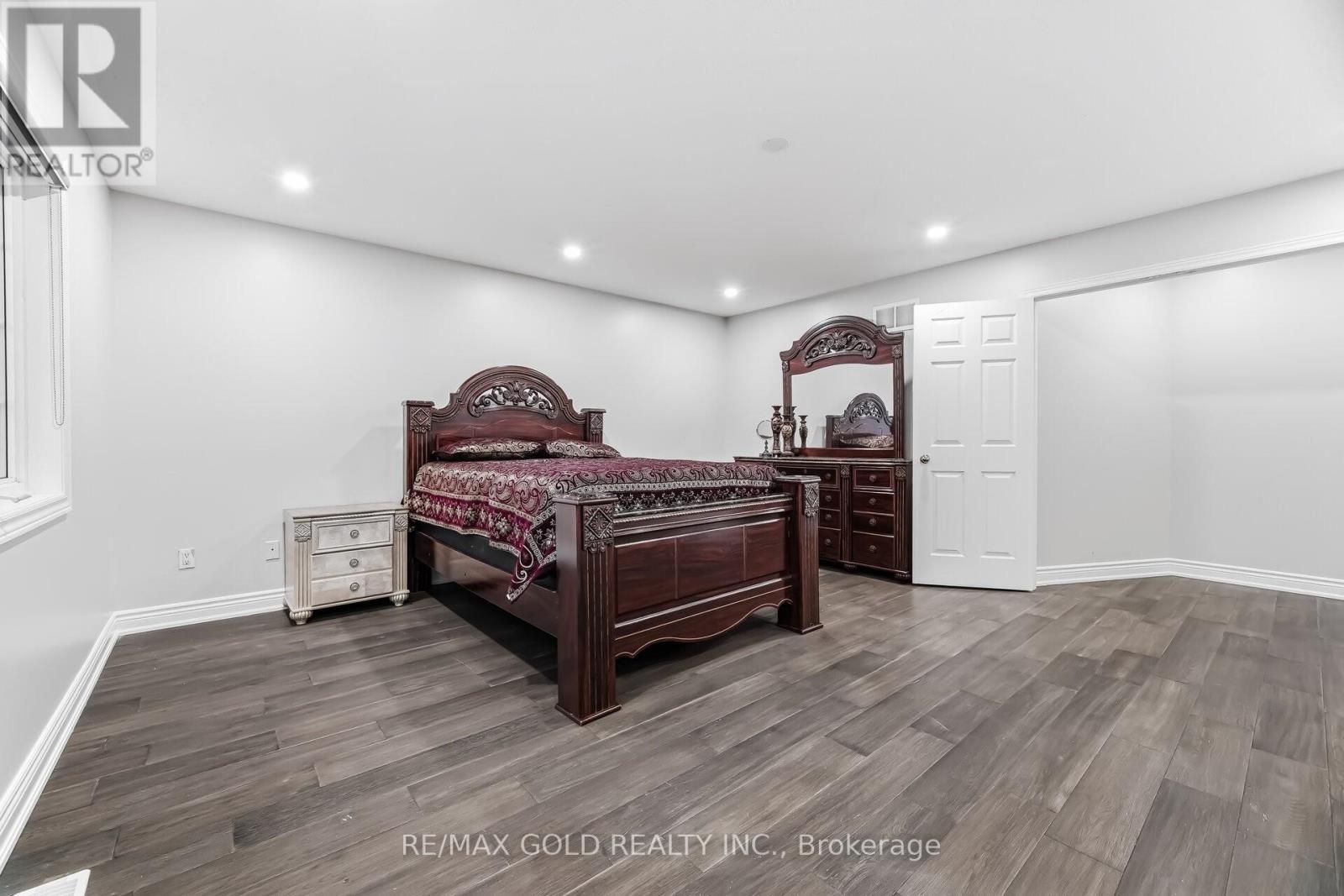 29 Laurentide Crescent, Brampton, Ontario  L6P 1Y3 - Photo 14 - W12997330