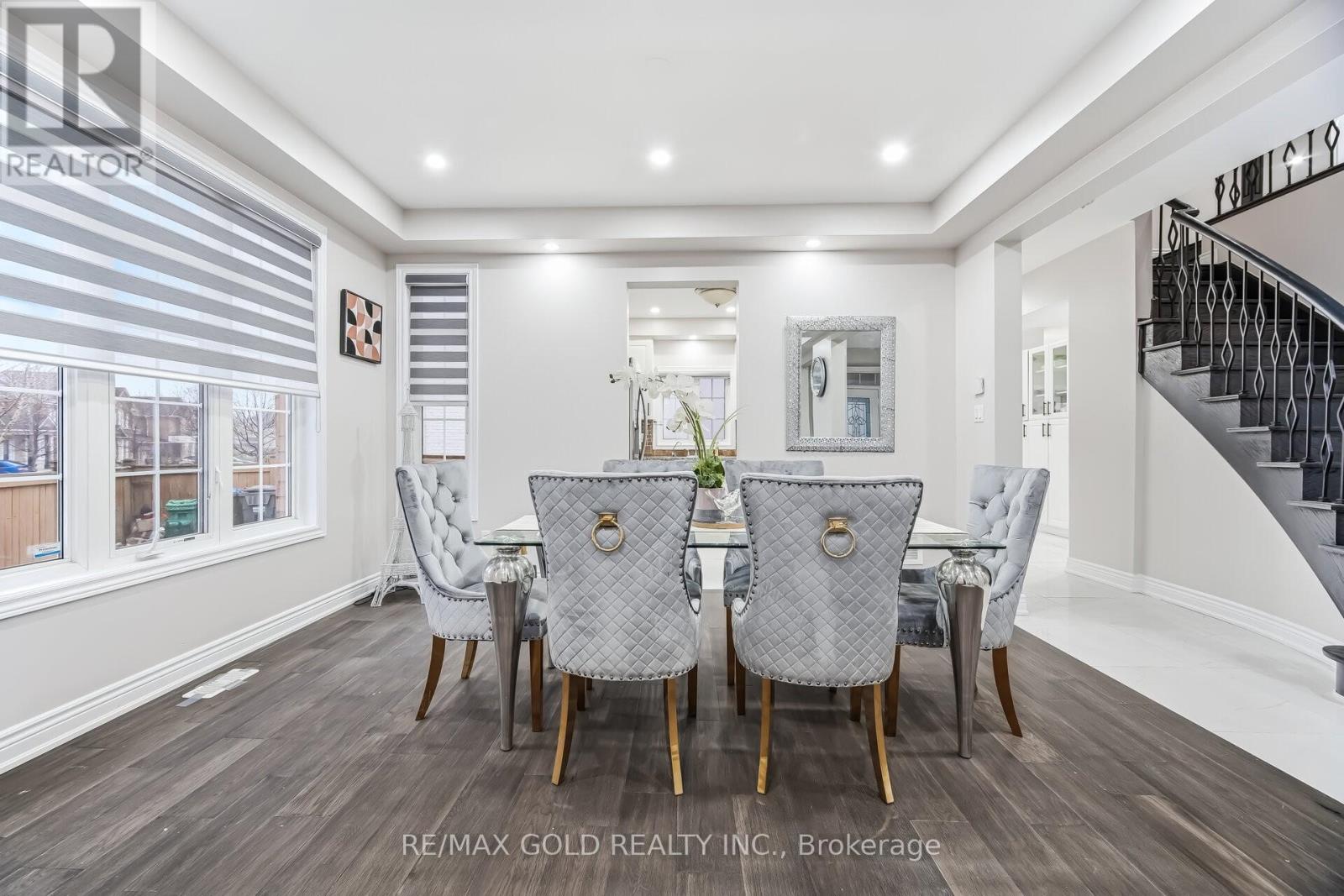 29 Laurentide Crescent, Brampton, Ontario  L6P 1Y3 - Photo 5 - W12997330