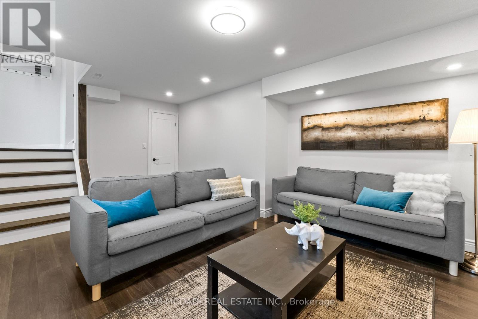 7209 Fayette Circle, Mississauga, Ontario  L5N 1Y5 - Photo 4 - W12997338