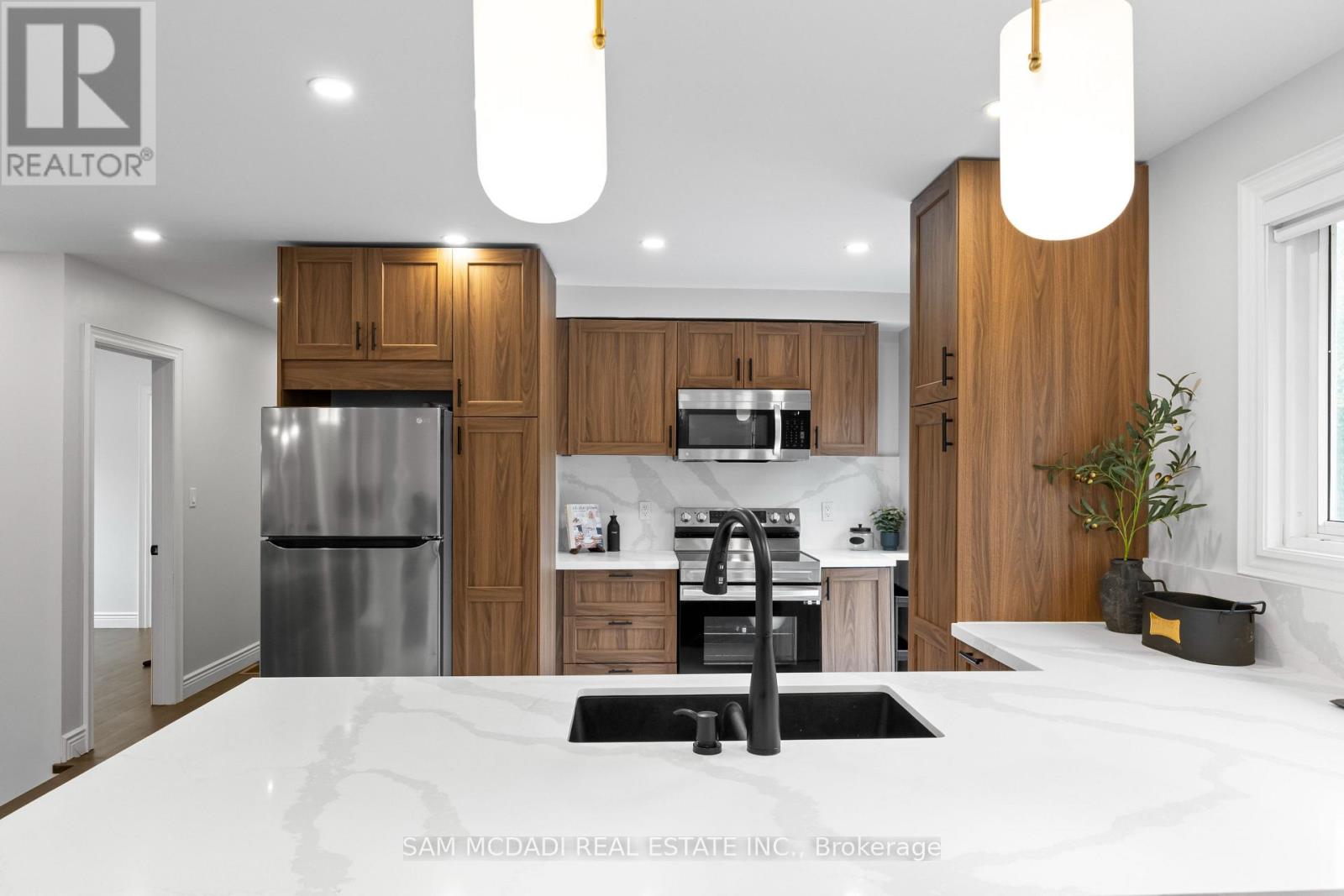 7209 Fayette Circle, Mississauga, Ontario  L5N 1Y5 - Photo 8 - W12997338