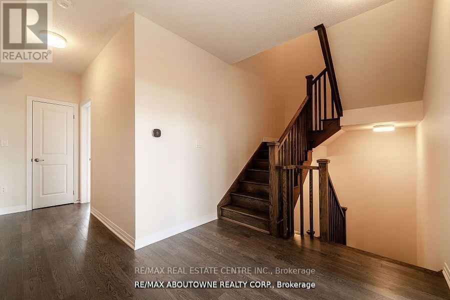 3511 Post Road, Oakville, Ontario  L6H 7W5 - Photo 3 - W12997370