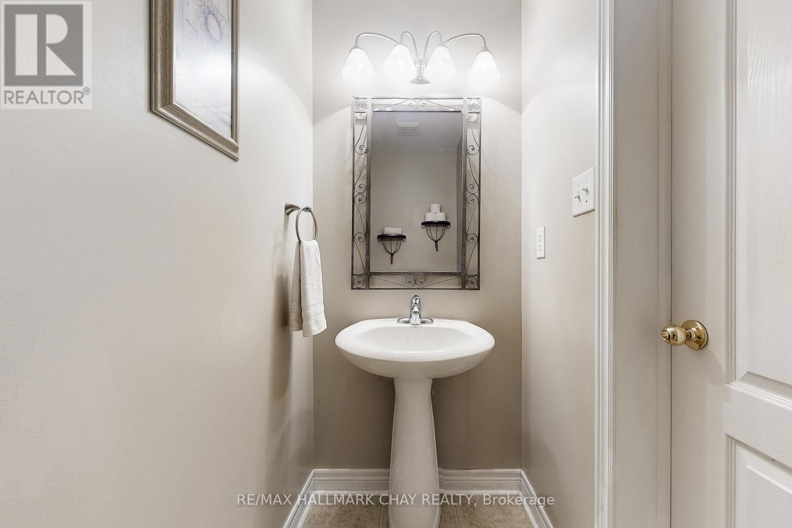 76 Cobblestone Court, Brampton, Ontario  L6R 2S4 - Photo 12 - W12997374