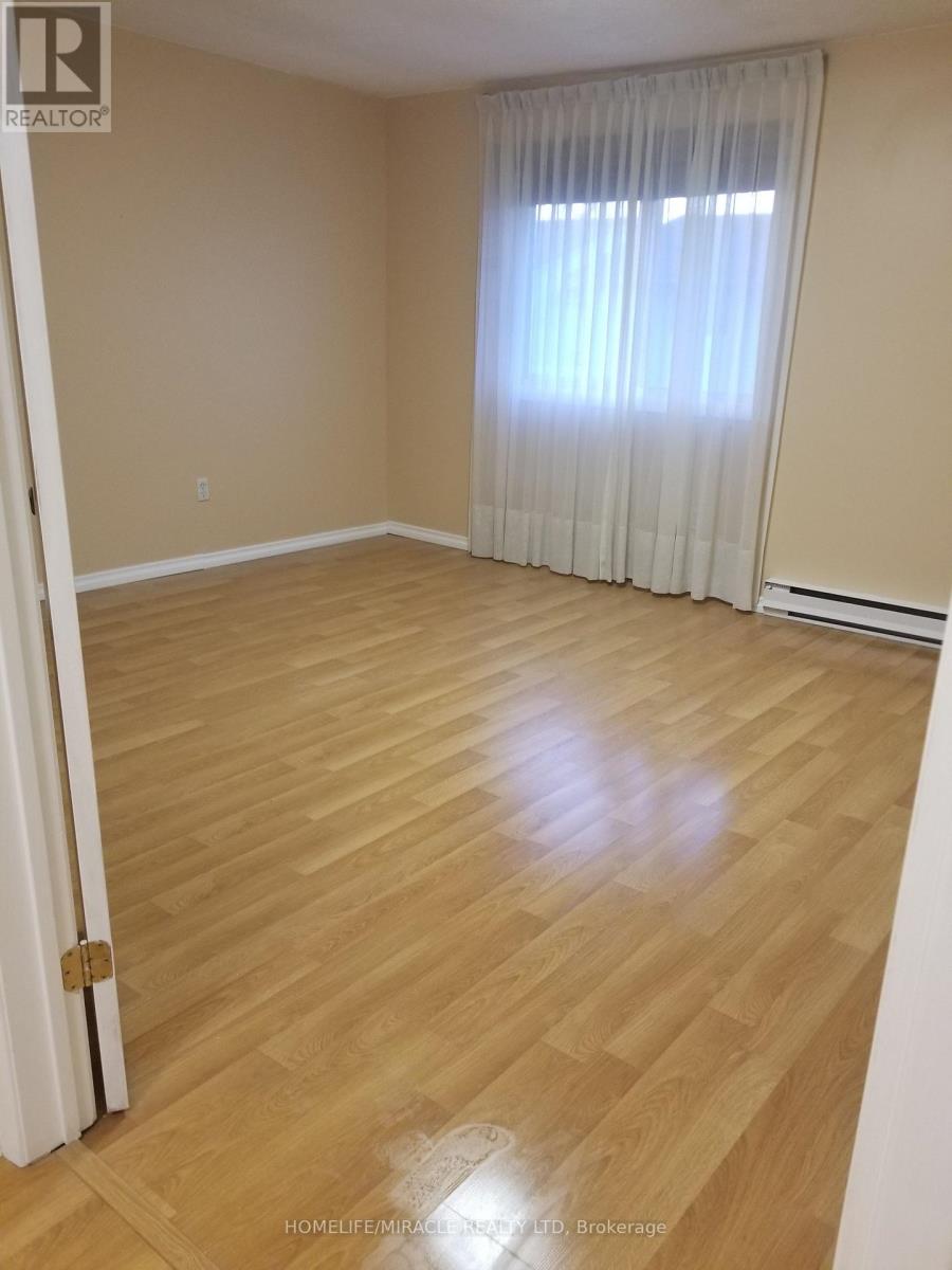 76 - 6540 Falconer Drive, Mississauga, Ontario  L5N 1M1 - Photo 6 - W12997396