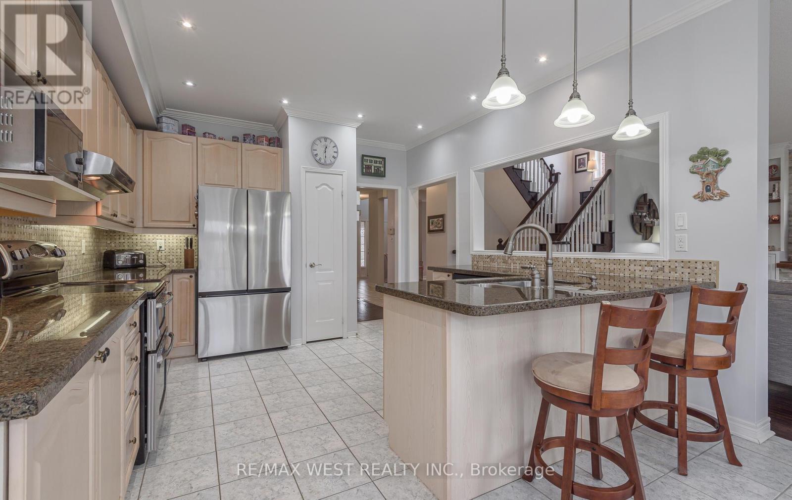 15 Virginia Drive Sw, Brampton, Ontario  L7A 2E6 - Photo 14 - W12997424