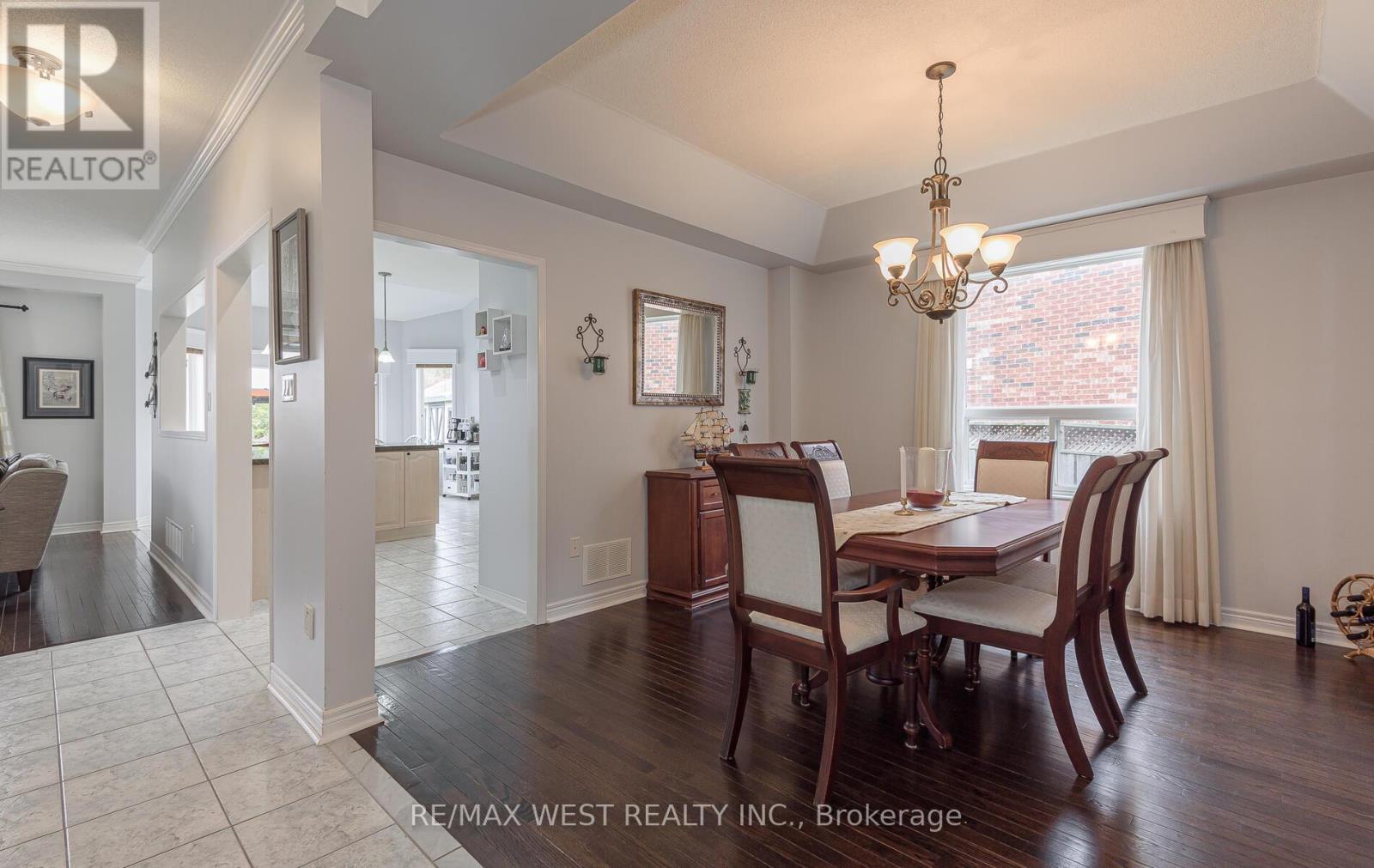 15 Virginia Drive Sw, Brampton, Ontario  L7A 2E6 - Photo 8 - W12997424