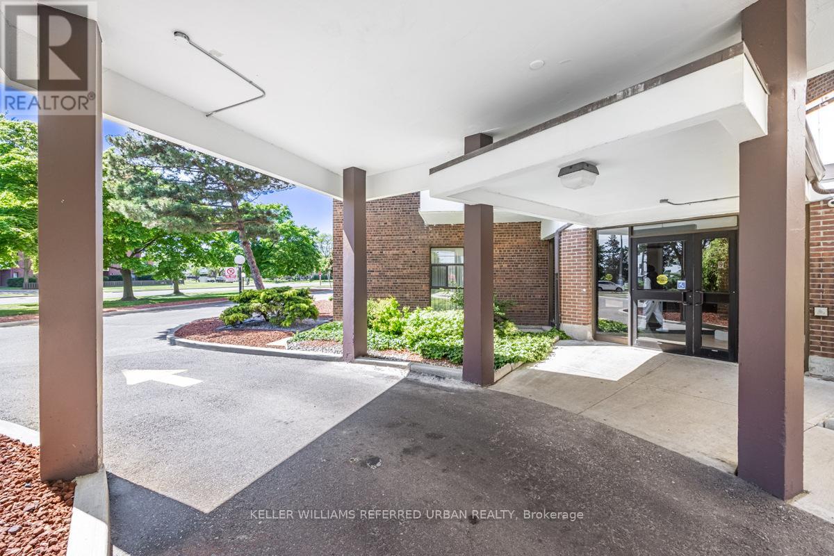 1007 - 3025 Queen Frederica Drive, Mississauga, Ontario  L4Y 3A1 - Photo 2 - W12997432