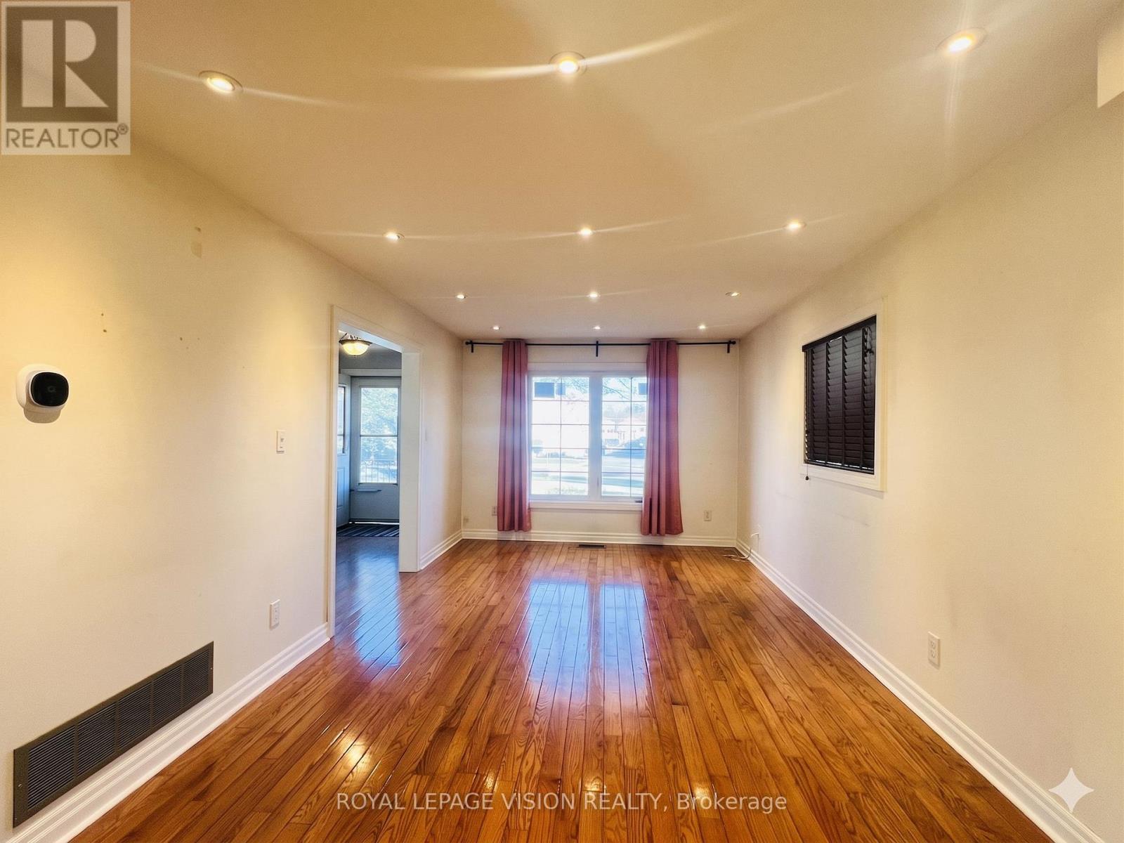 9 Empringham Drive, Toronto, Ontario  M1B 3Y2 - Photo 6 - E12997404