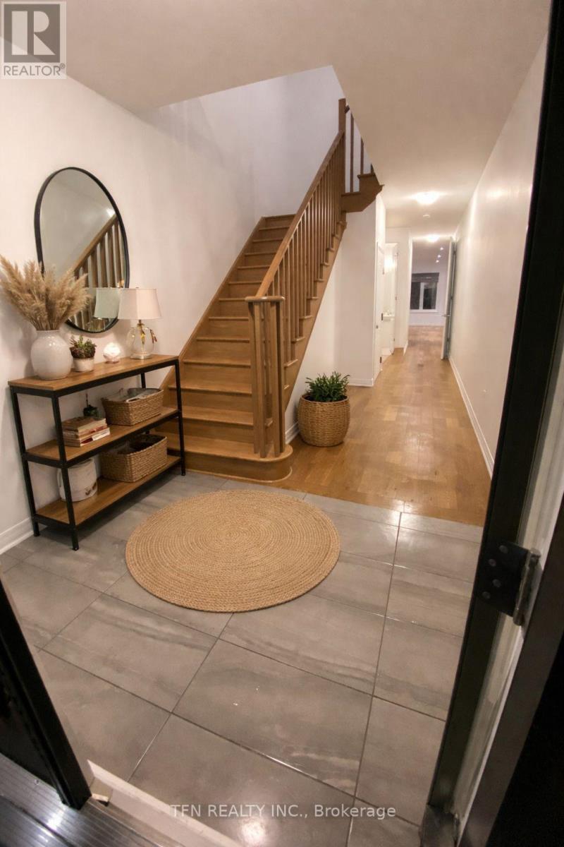 199 Port Crescent, Welland, Ontario  L3B 0N2 - Photo 3 - X12997348