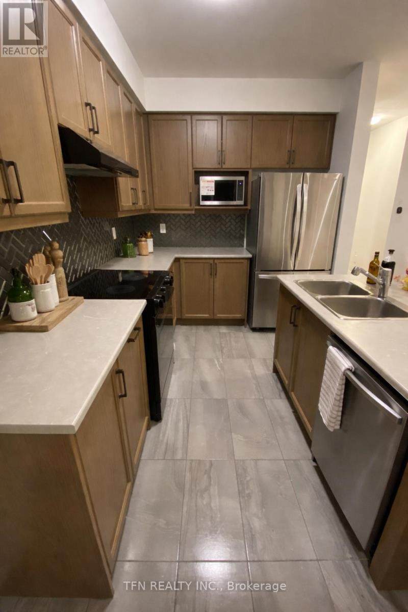 199 Port Crescent, Welland, Ontario  L3B 0N2 - Photo 4 - X12997348