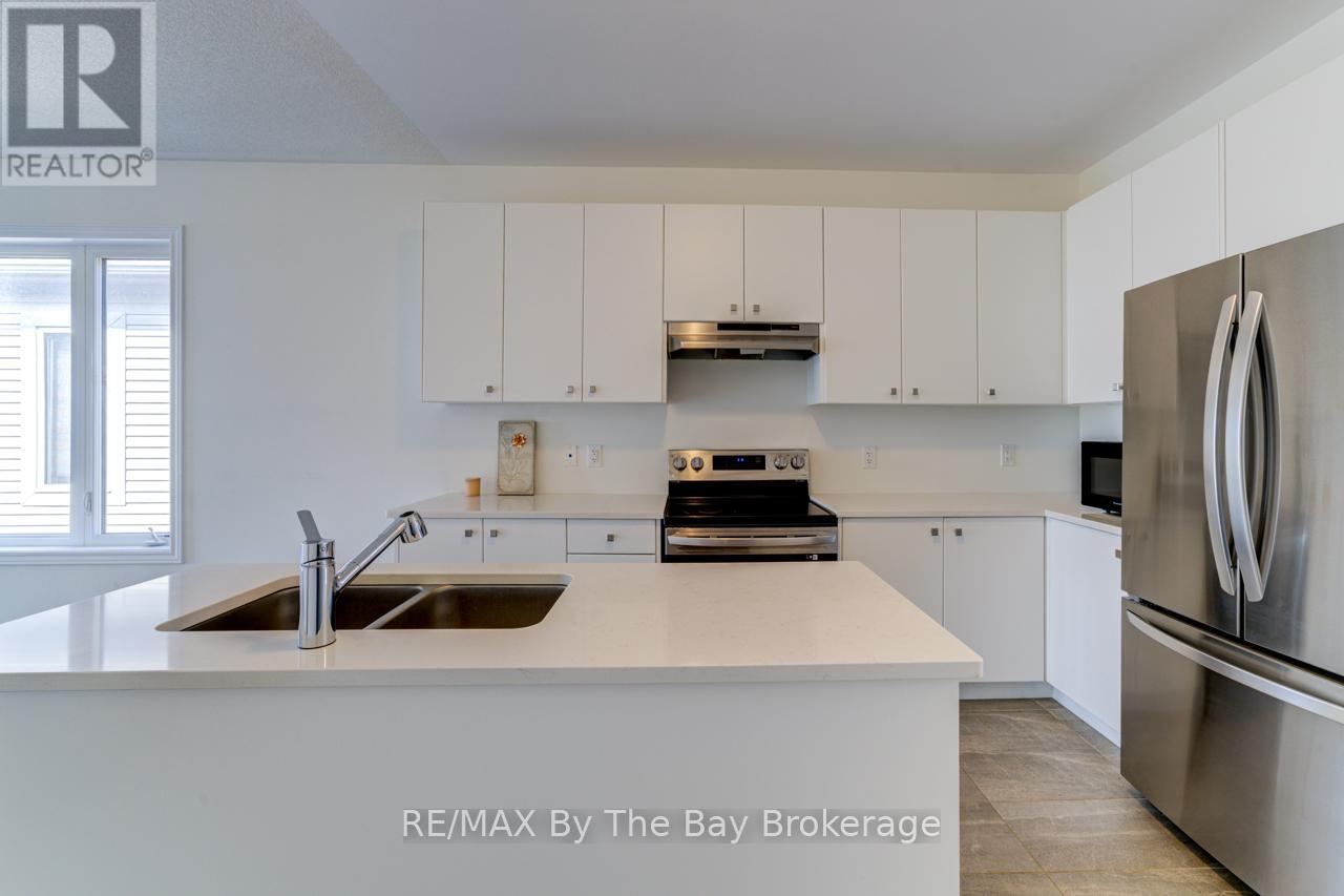 15 Union Boulevard, Clearview, Ontario  L9Z 0M6 - Photo 5 - S12997482