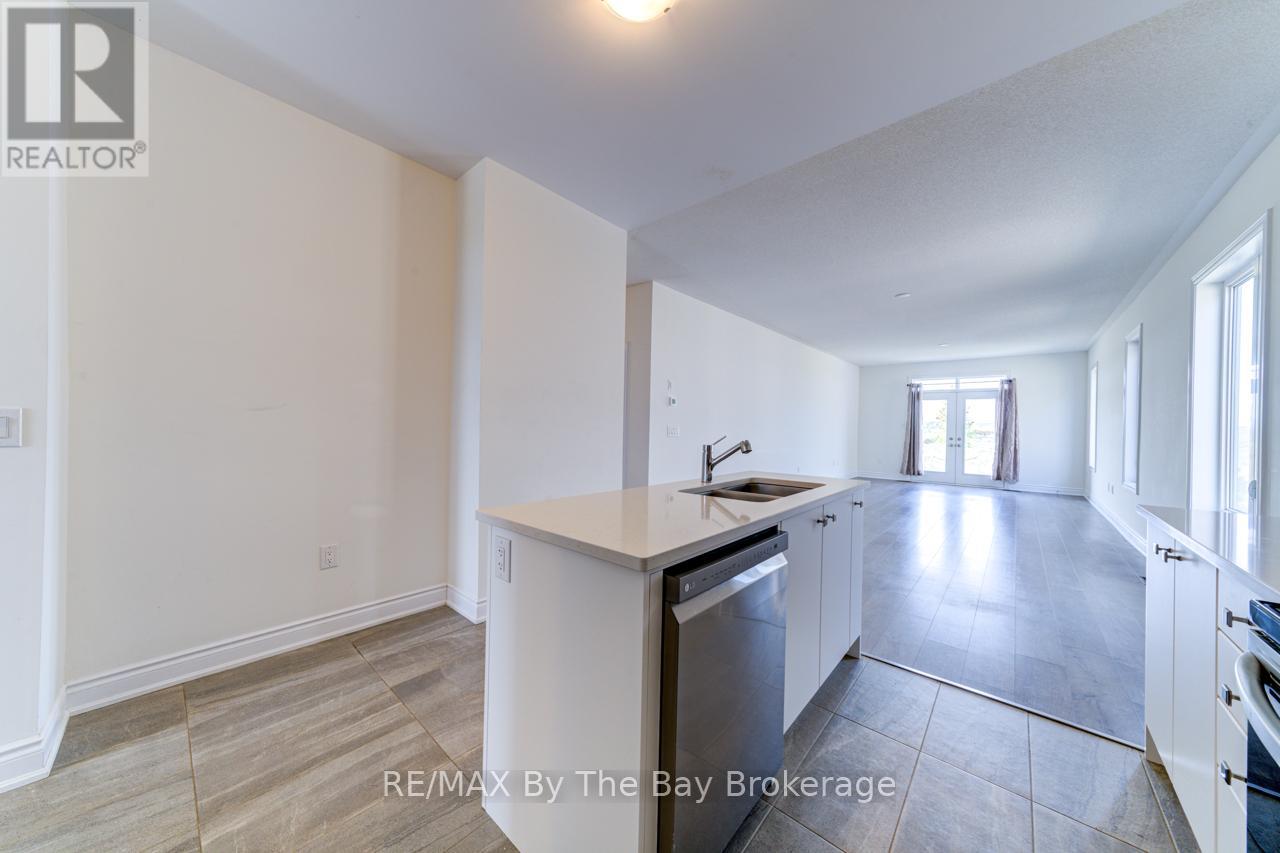 15 Union Boulevard, Clearview, Ontario  L9Z 0M6 - Photo 8 - S12997482