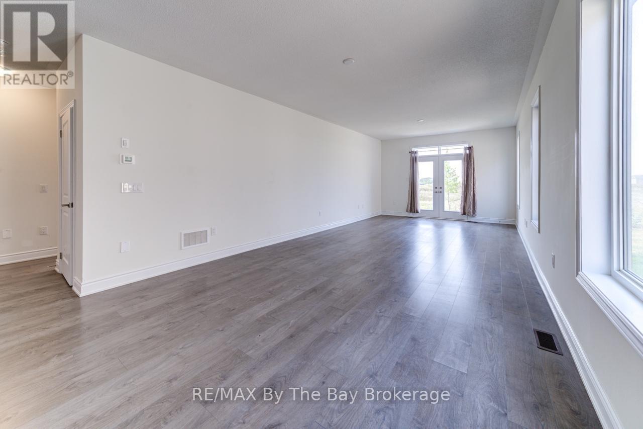 15 Union Boulevard, Clearview, Ontario  L9Z 0M6 - Photo 9 - S12997482