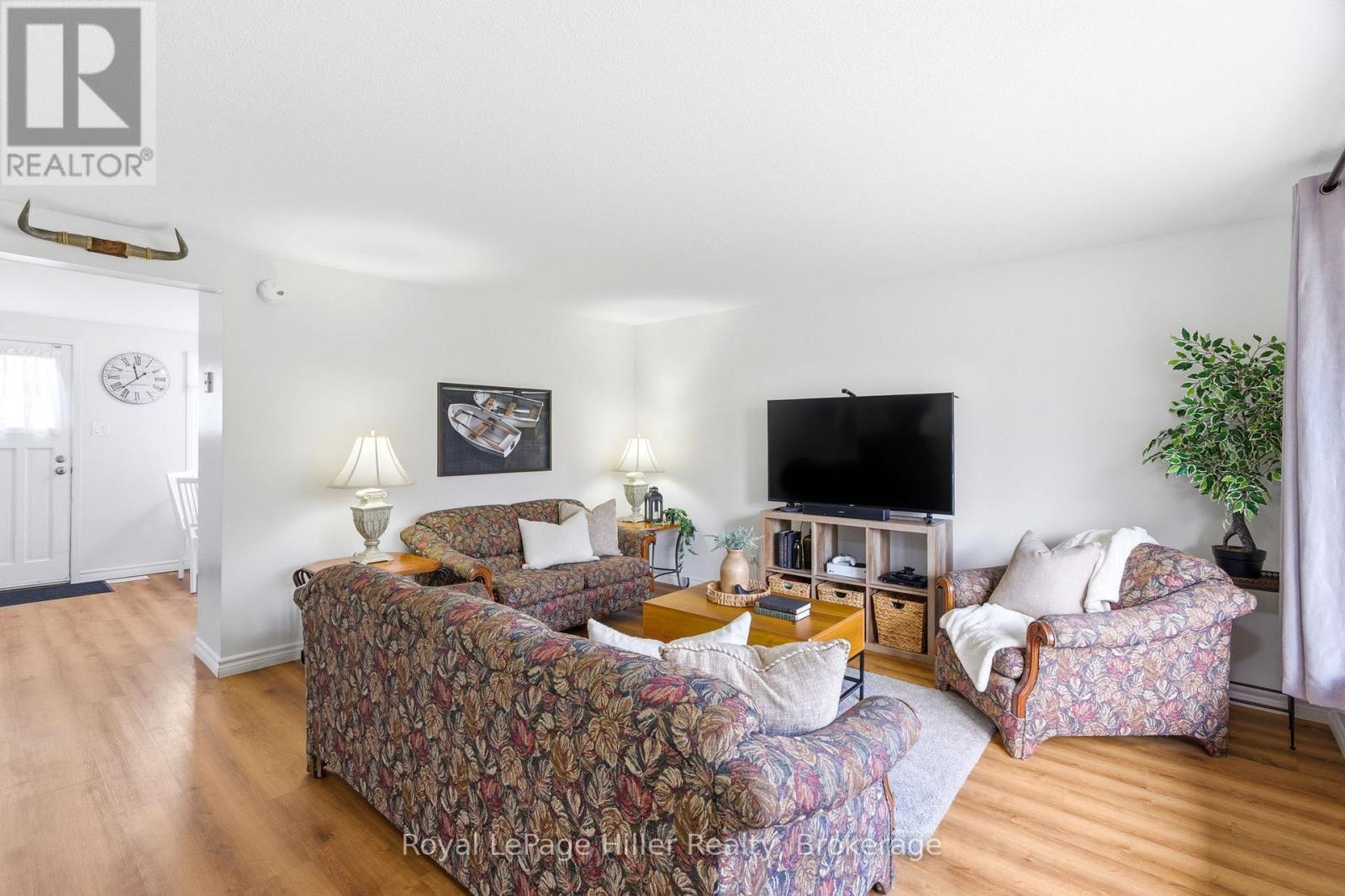 46 Avonwood Drive, Stratford, Ontario N4Z 1B4 - Photo 7 - X12994262