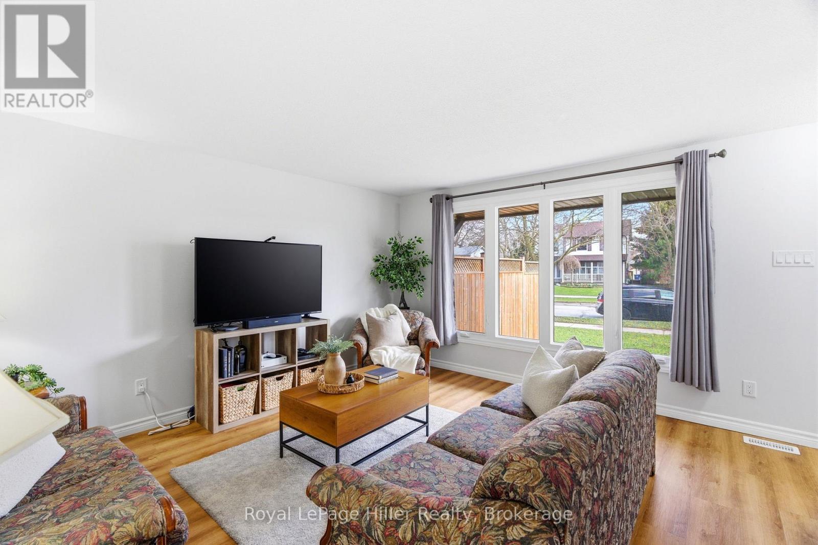 46 Avonwood Drive, Stratford, Ontario N4Z 1B4 - Photo 8 - X12994262