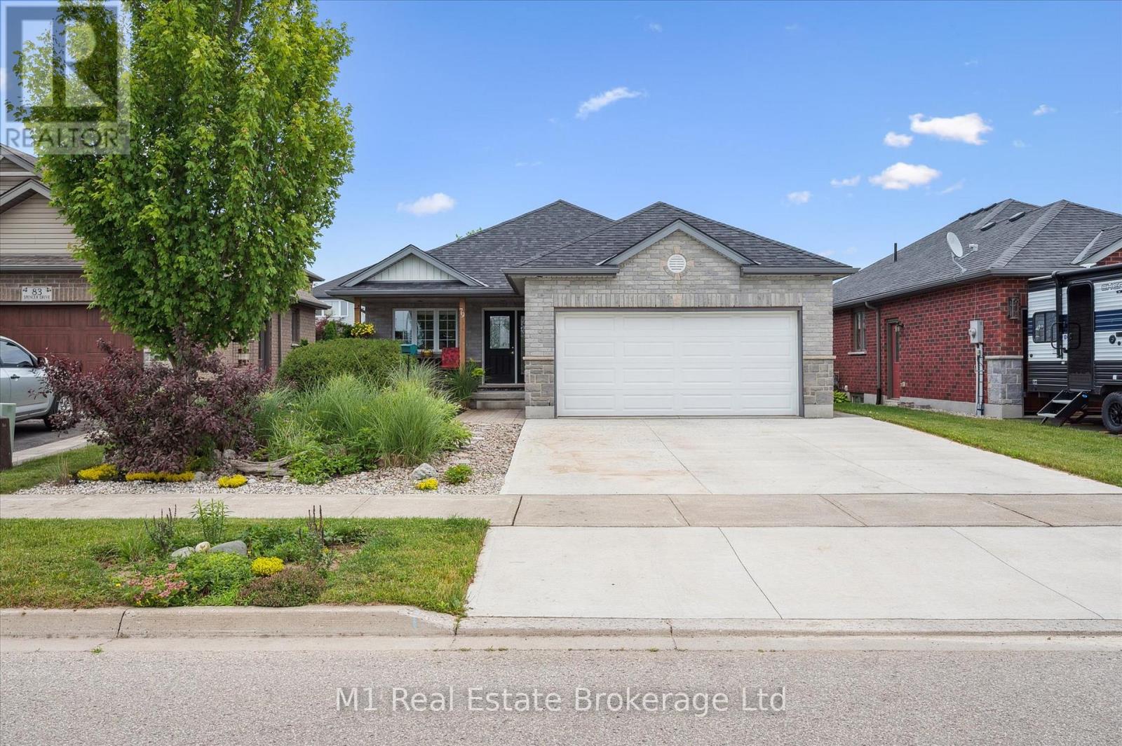 79 SPENCER DRIVE, Centre Wellington, Ontario