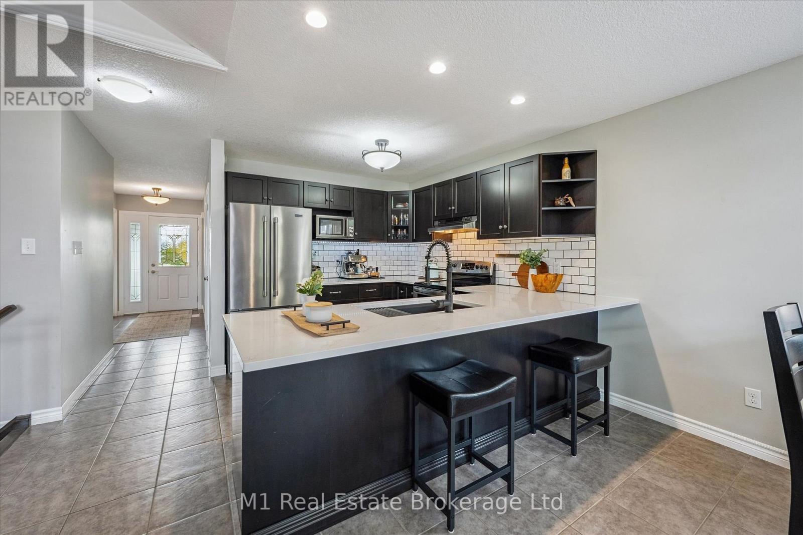 79 Spencer Drive, Centre Wellington, Ontario  N0B 1S0 - Photo 5 - X12997476