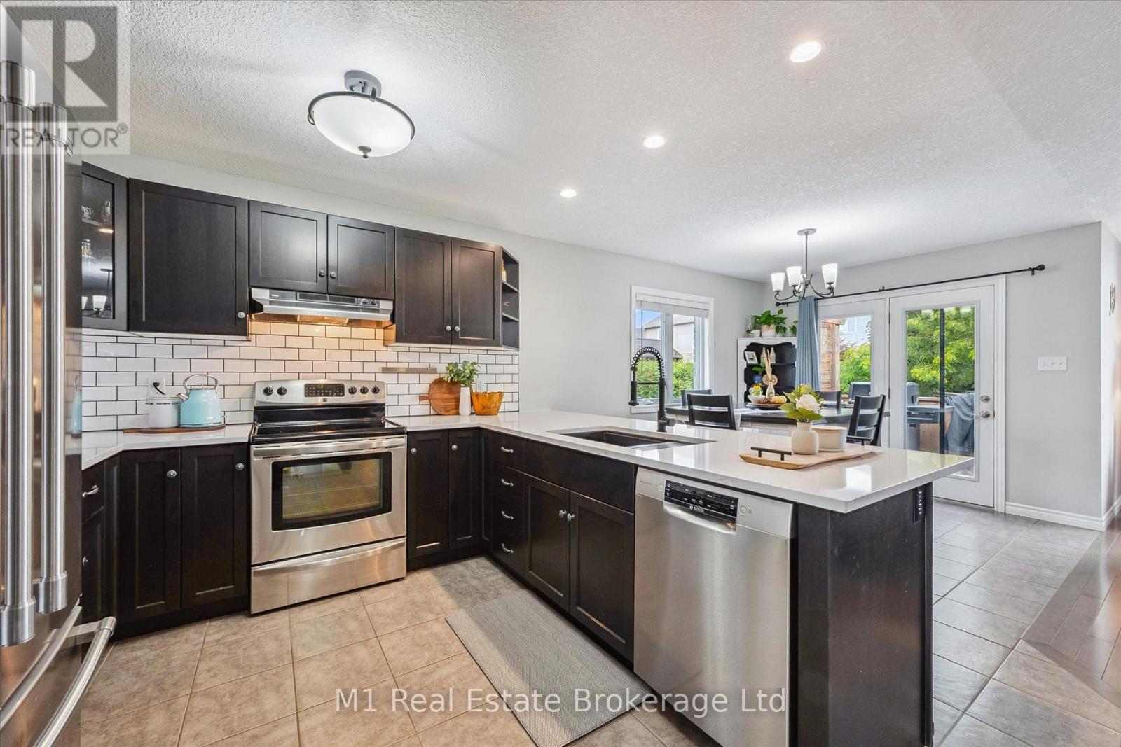 79 Spencer Drive, Centre Wellington, Ontario  N0B 1S0 - Photo 9 - X12997476