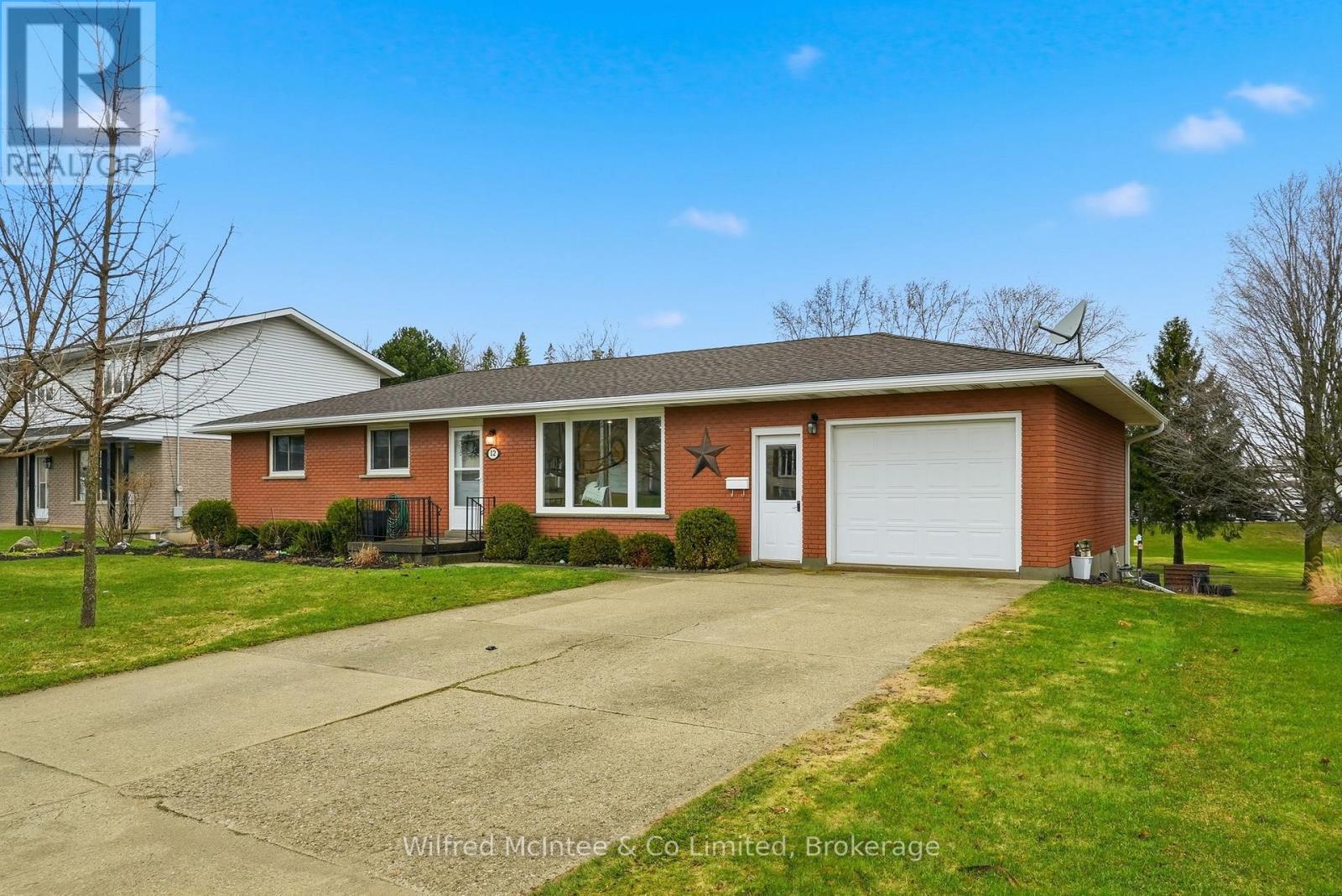 12 Second Street, Brockton, Ontario  N0G 2V0 - Photo 2 - X12997514