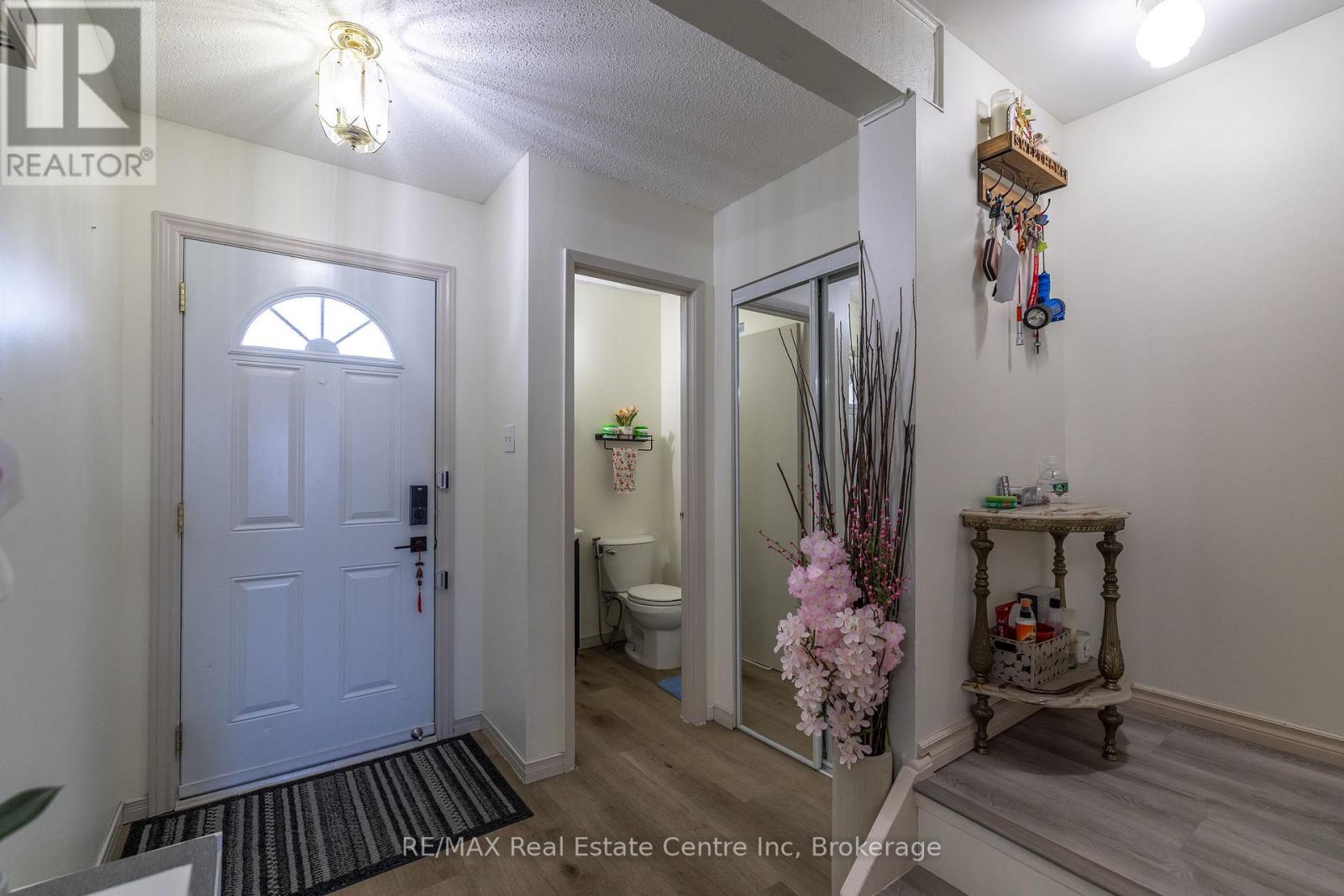 247 - 31 Greengate Road, Guelph, Ontario  N1H 6R3 - Photo 3 - X12997670