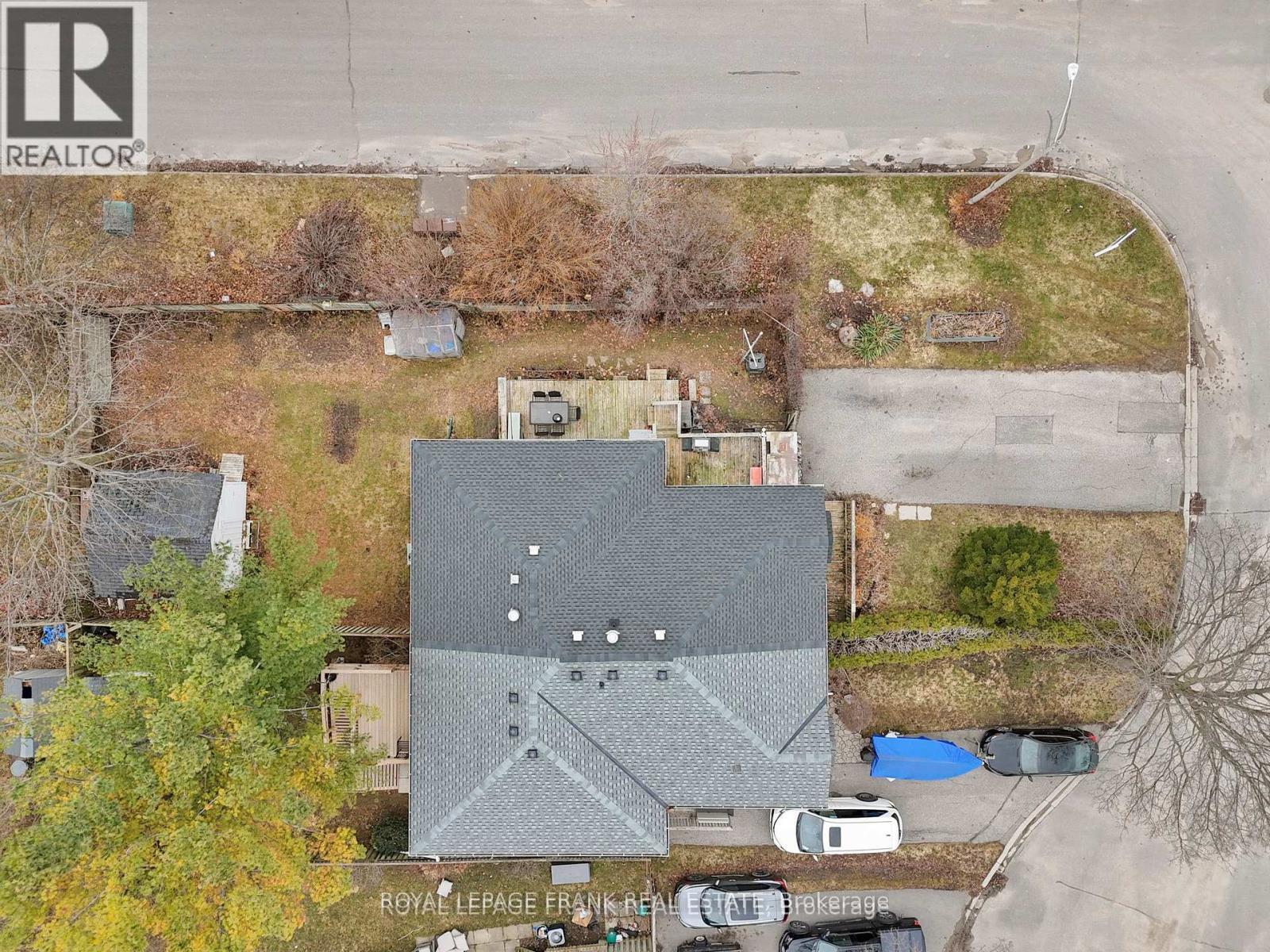 2 Fairbairn Court, Clarington, Ontario  L1C 4K9 - Photo 3 - E12997674