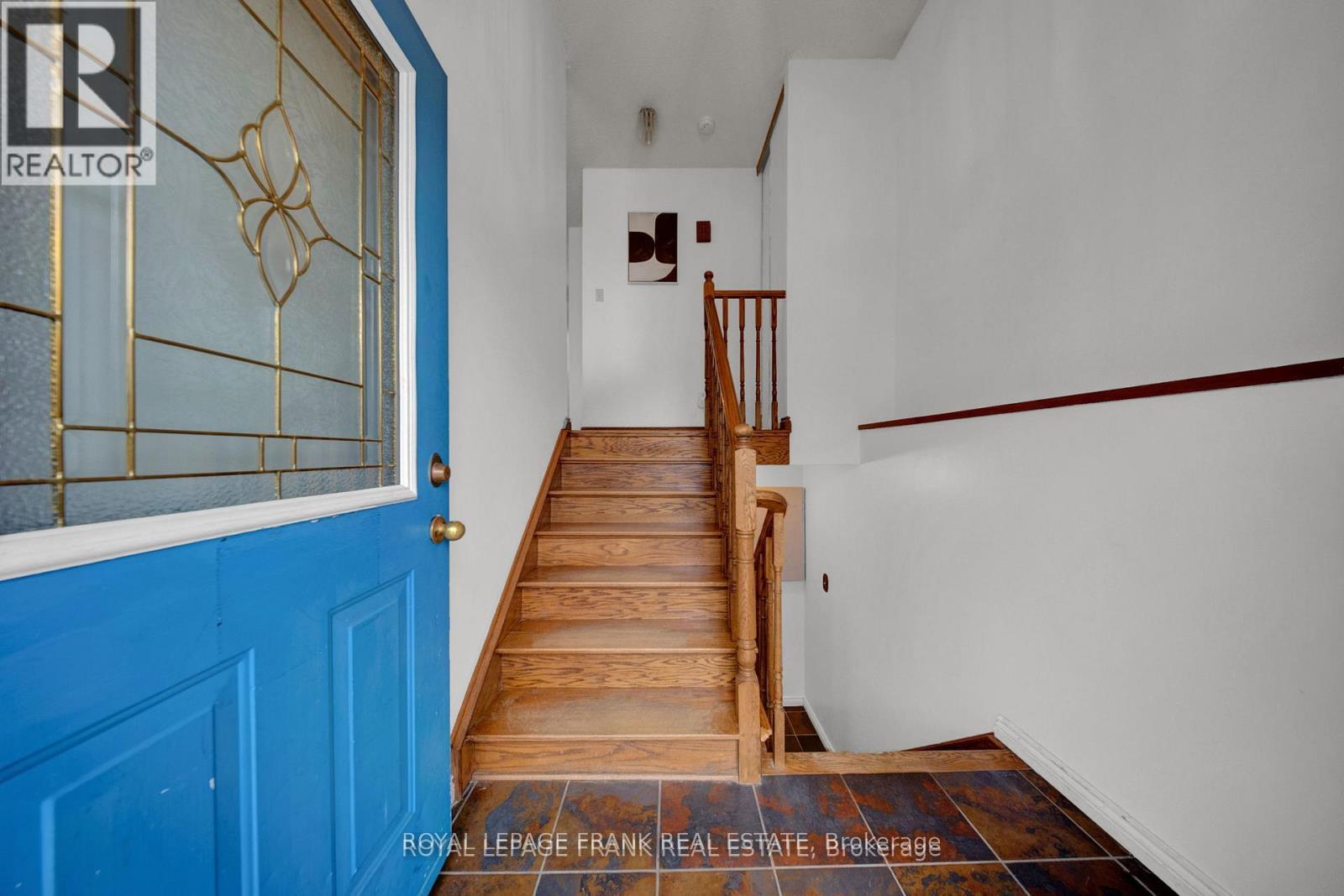 2 Fairbairn Court, Clarington, Ontario  L1C 4K9 - Photo 4 - E12997674