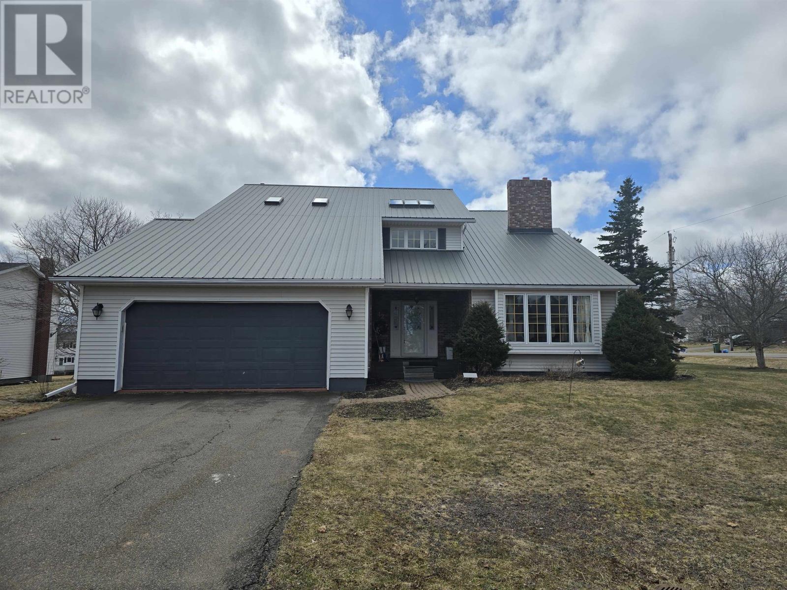 42 Cortland Street, Charlottetown, Prince Edward Island  C1E 1K9 - Photo 1 - 202601191