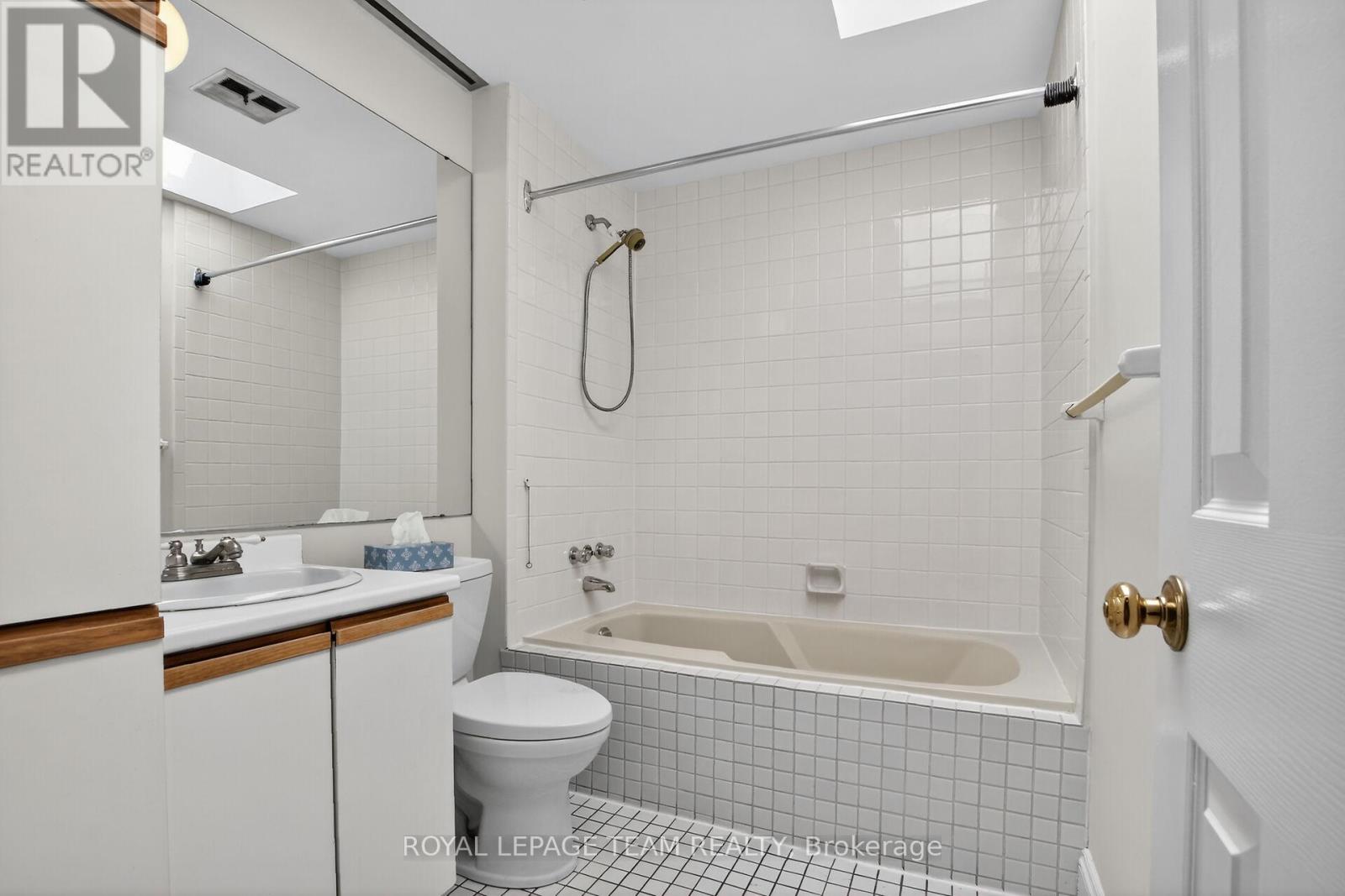 9 - 160 Bruyere Street, Ottawa, Ontario K1N 5E1 - Photo 19 - X12997472