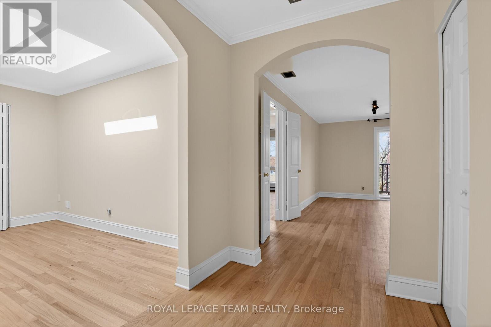 9 - 160 Bruyere Street, Ottawa, Ontario K1N 5E1 - Photo 4 - X12997472