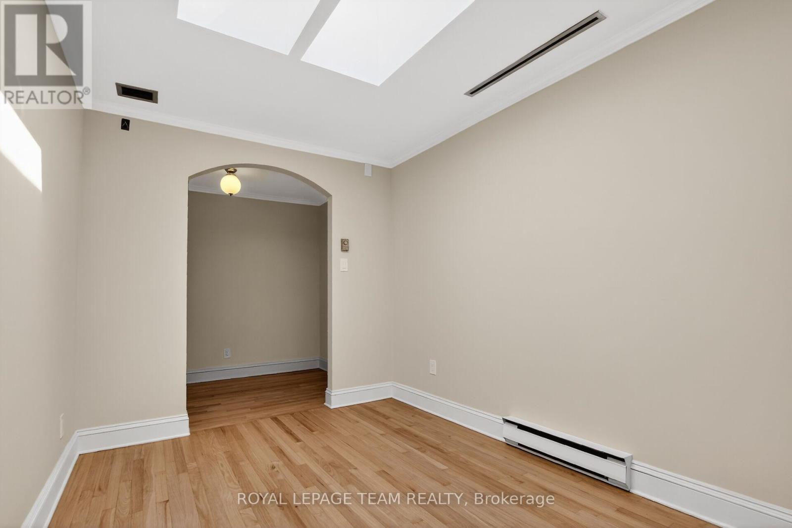 9 - 160 Bruyere Street, Ottawa, Ontario K1N 5E1 - Photo 7 - X12997472