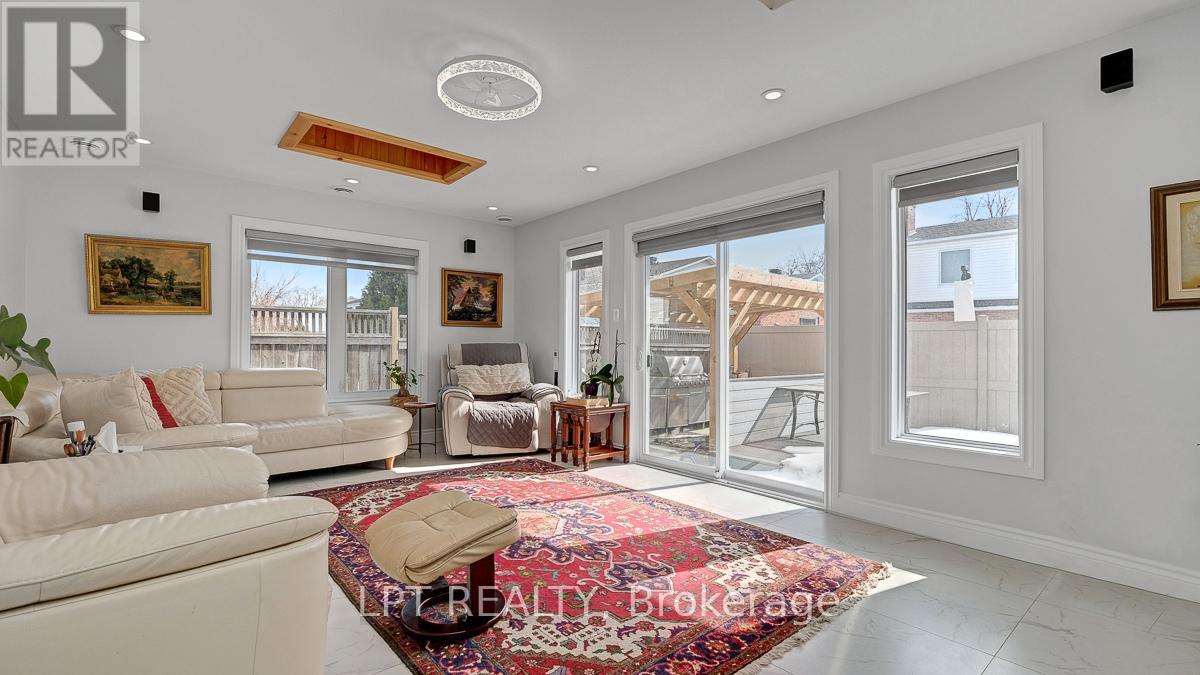 624 Pleasant Park Road, Ottawa, Ontario  K1H 5N5 - Photo 25 - X12997494