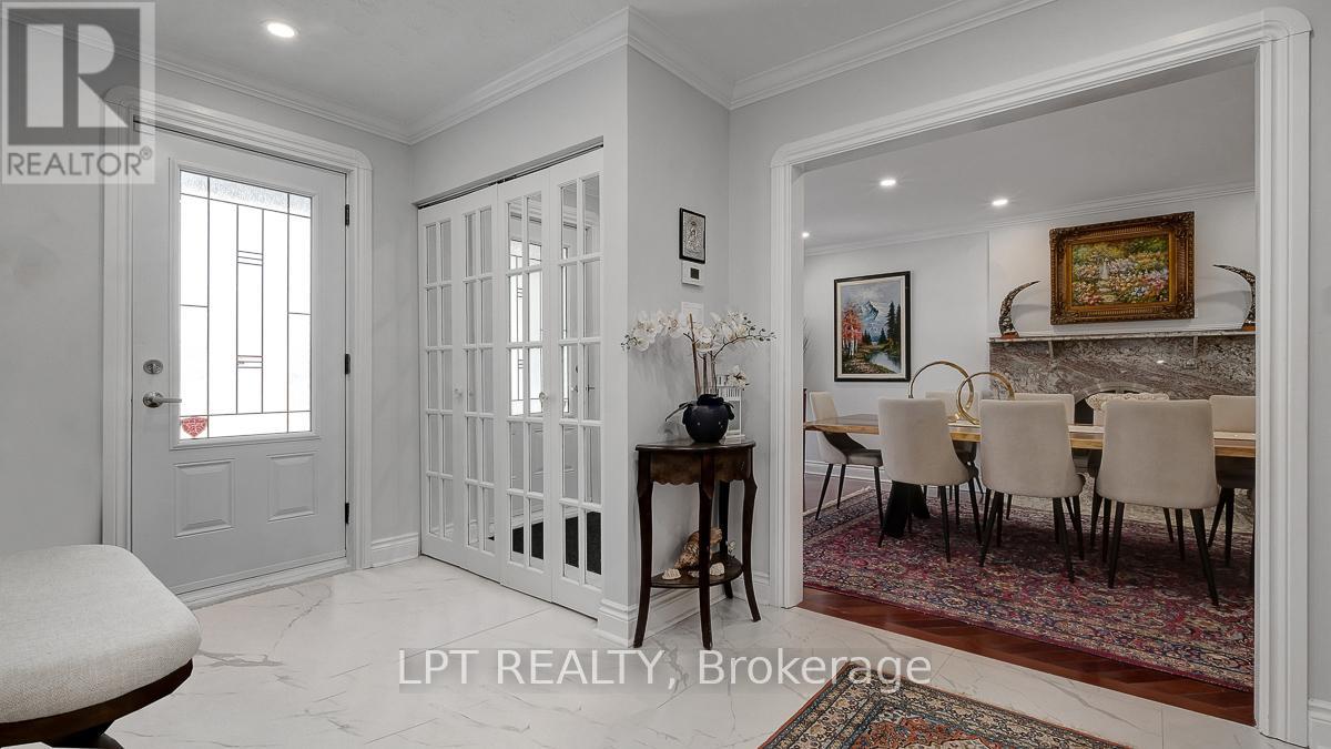 624 Pleasant Park Road, Ottawa, Ontario  K1H 5N5 - Photo 4 - X12997494