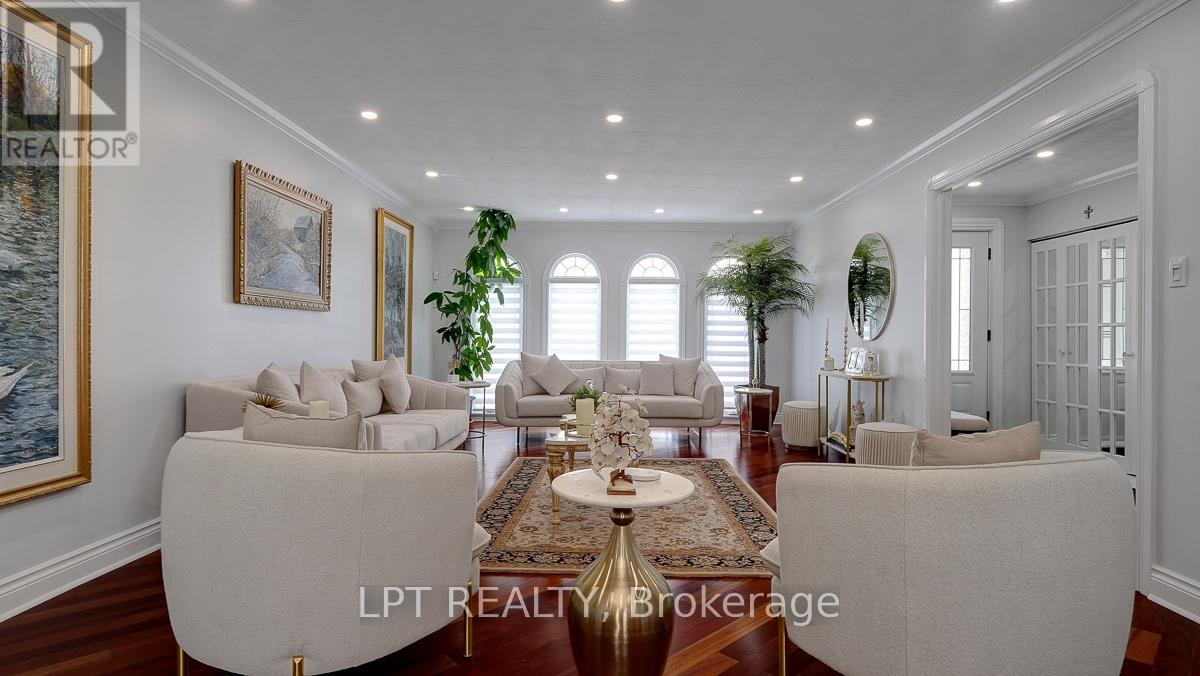 624 Pleasant Park Road, Ottawa, Ontario  K1H 5N5 - Photo 7 - X12997494