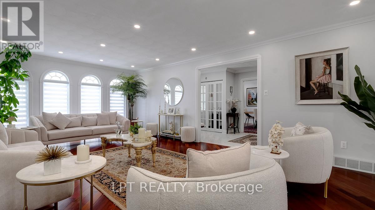 624 Pleasant Park Road, Ottawa, Ontario  K1H 5N5 - Photo 8 - X12997494