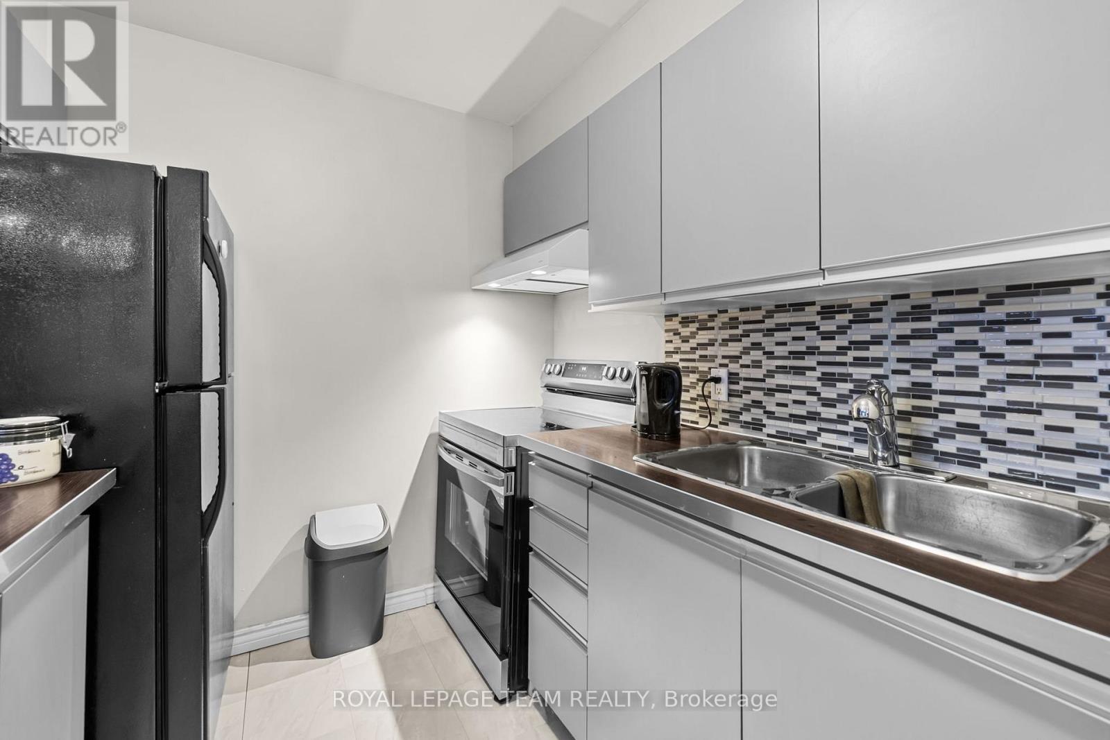 214 - 270 Brittany Drive, Ottawa, Ontario  K1K 4M3 - Photo 10 - X12997578