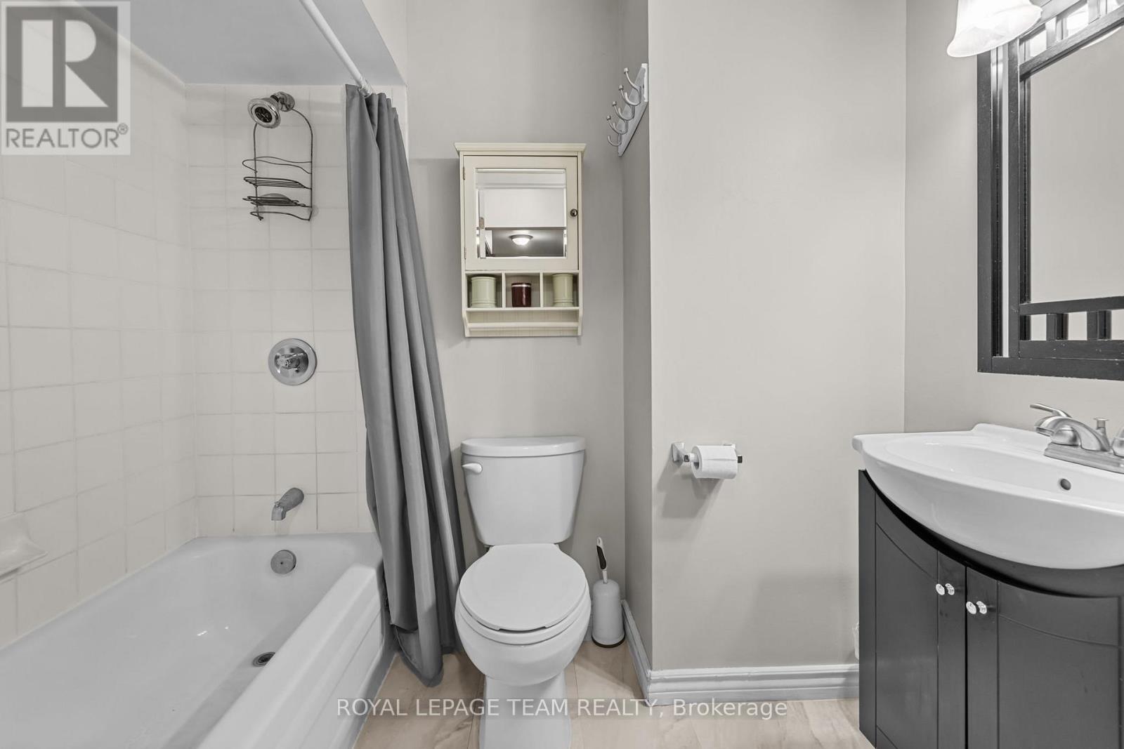 214 - 270 Brittany Drive, Ottawa, Ontario  K1K 4M3 - Photo 17 - X12997578