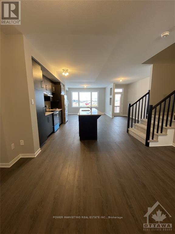 487 Cope Drive, Ottawa, Ontario K2S 1B6 - Photo 4 - X12997590