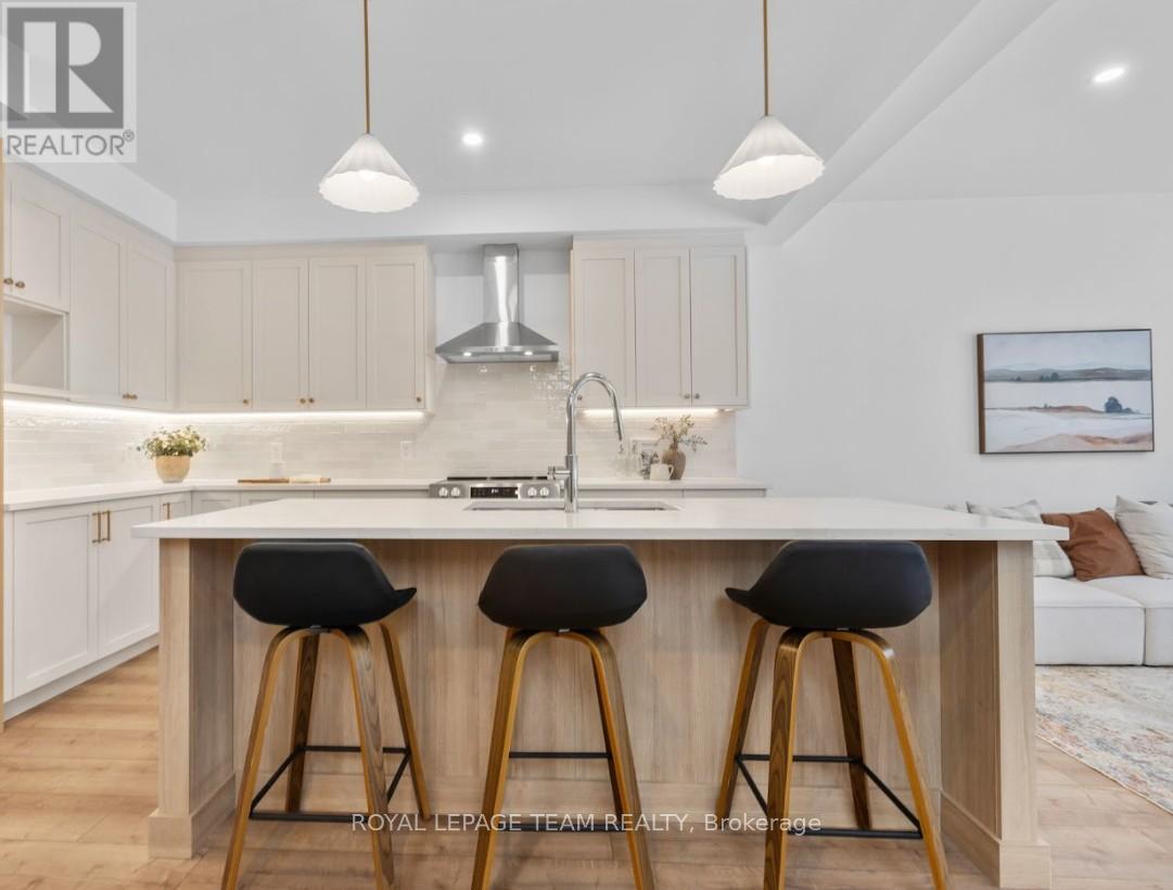 734 Tailslide Private, Ottawa, Ontario K0A 1L0 - Photo 4 - X12997638