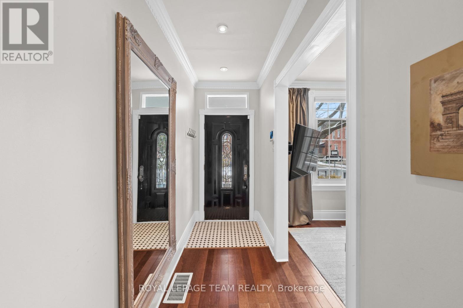 529 Mcleod Street, Ottawa, Ontario  K1R 5P9 - Photo 5 - X12997686