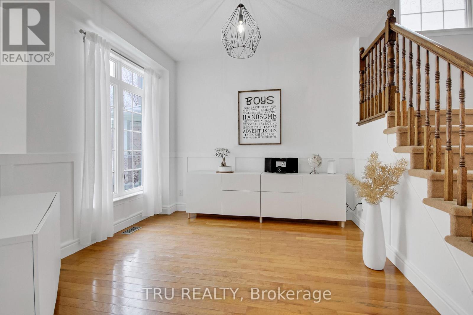 320 Eckerson Avenue, Ottawa, Ontario  K2S 0K8 - Photo 3 - X12997700