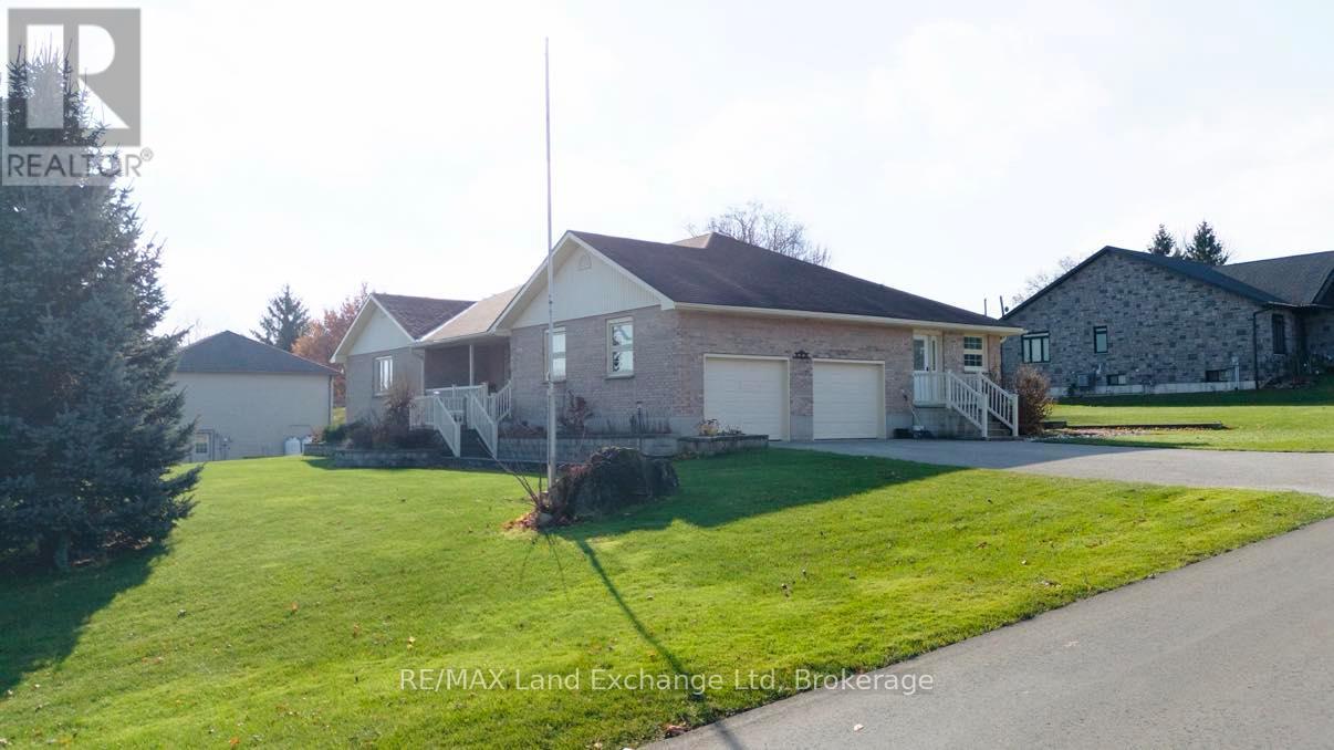 122 James Street, Arran-Elderslie, Ontario  N0G 2N0 - Photo 2 - X12952644