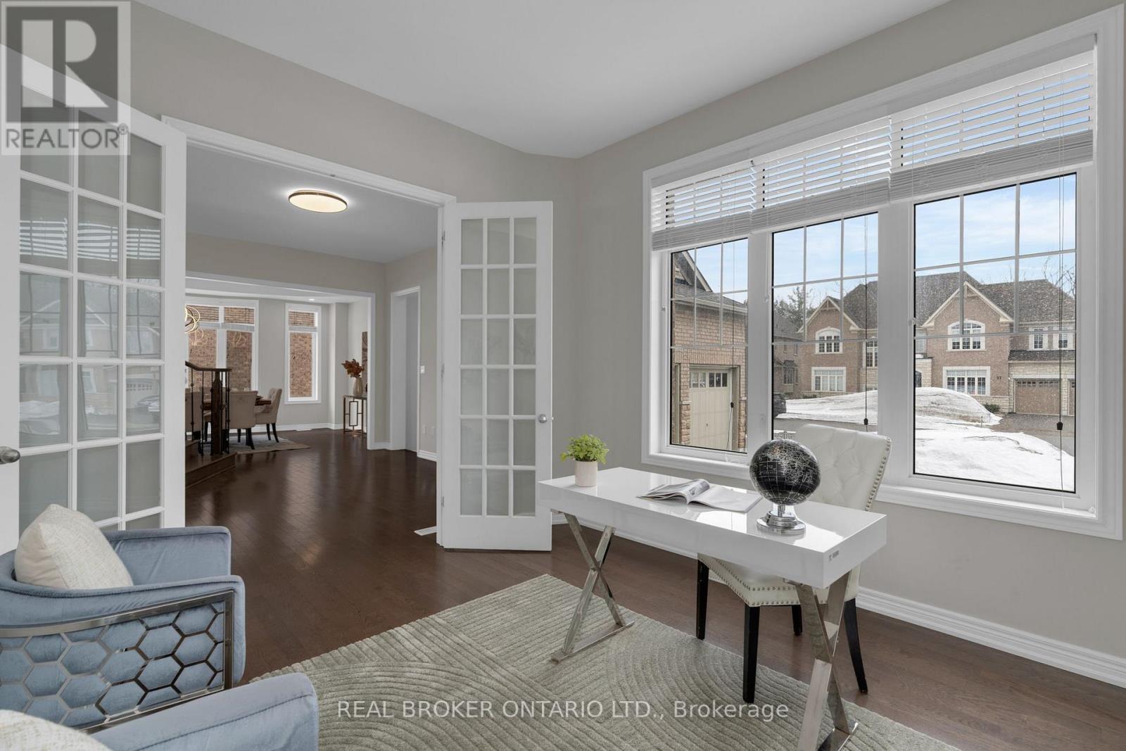 56 Redmond Crescent, Springwater, Ontario  L9X 2A2 - Photo 4 - S12920156