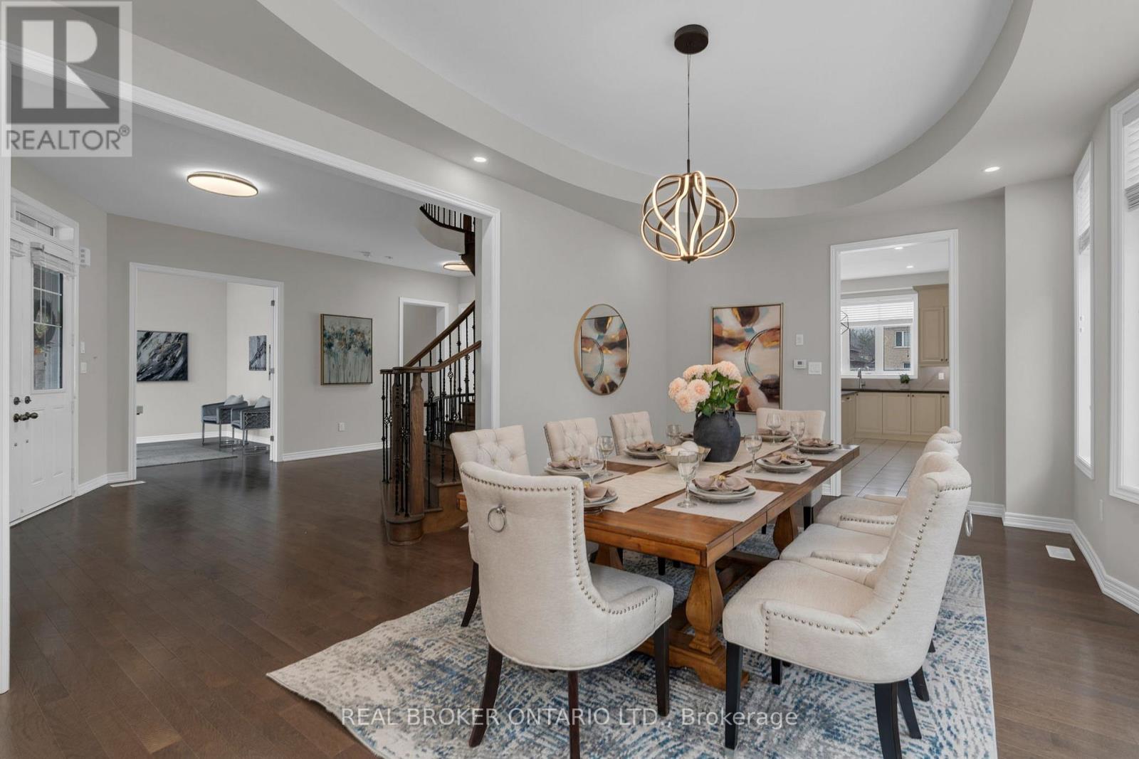 56 Redmond Crescent, Springwater, Ontario  L9X 2A2 - Photo 6 - S12920156