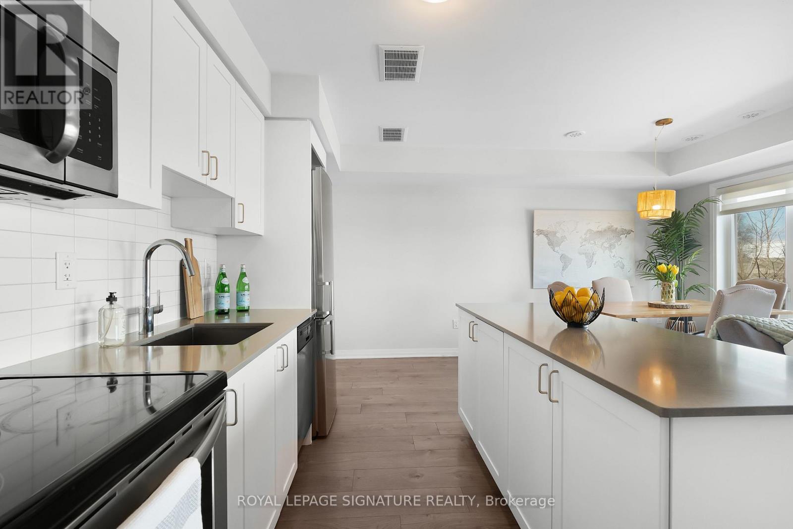 8 - 181 William Duncan Road, Toronto, Ontario  M3K 0B7 - Photo 7 - W12989570