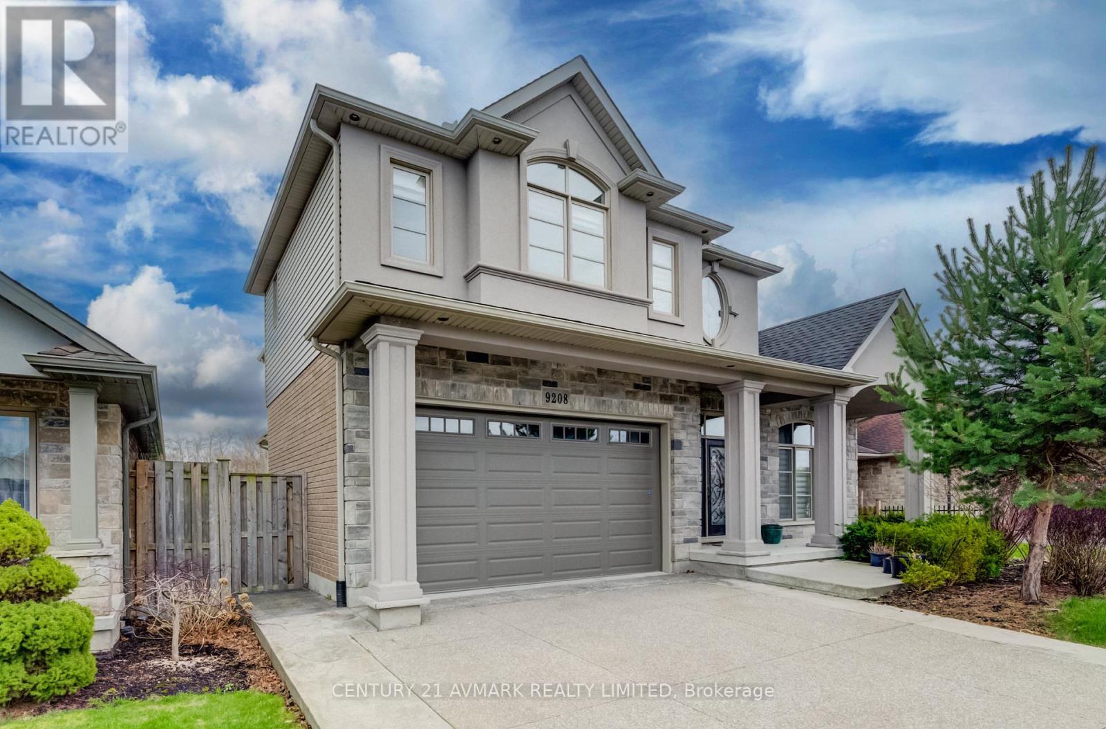 9208 Hendershot Boulevard, Niagara Falls, Ontario  L2H 0E3 - Photo 2 - X12722480