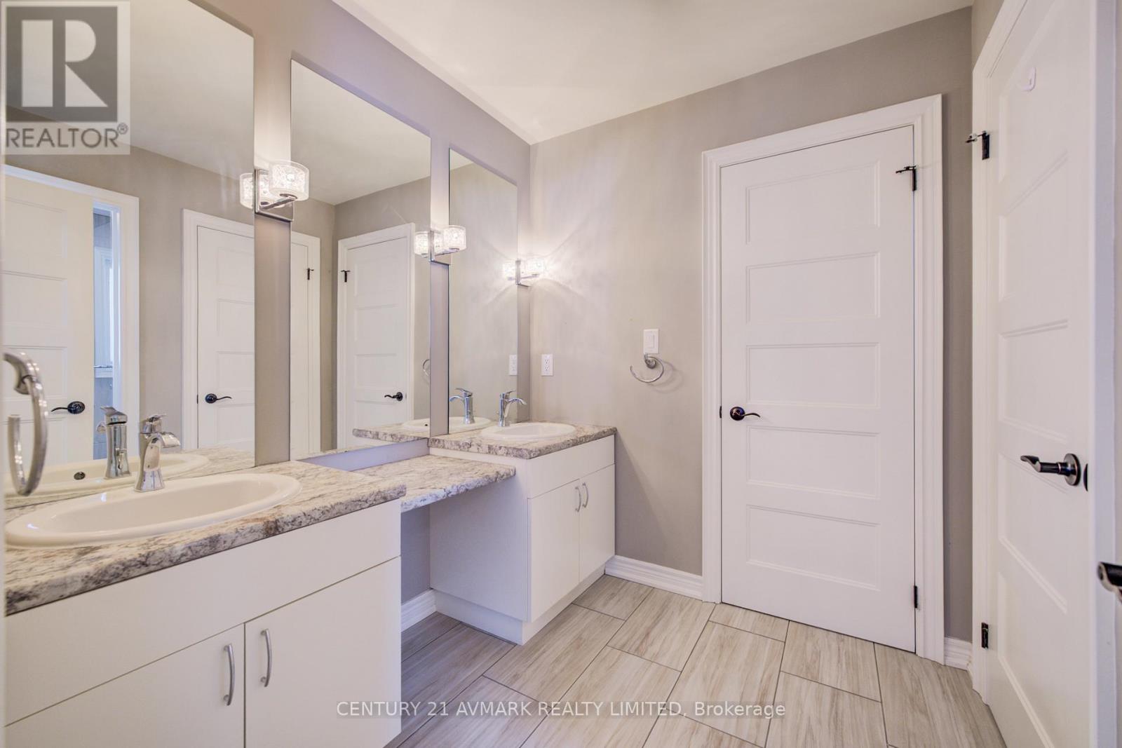 9208 Hendershot Boulevard, Niagara Falls, Ontario  L2H 0E3 - Photo 25 - X12722480