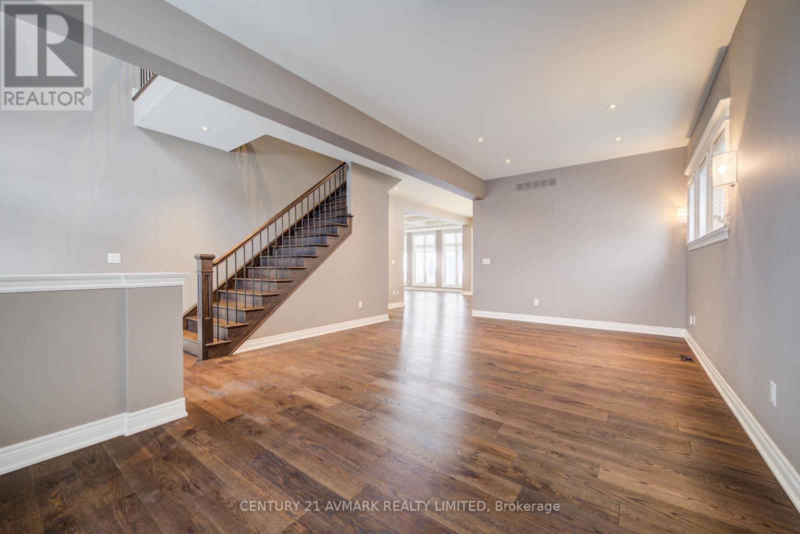 9208 Hendershot Boulevard, Niagara Falls, Ontario  L2H 0E3 - Photo 6 - X12722480