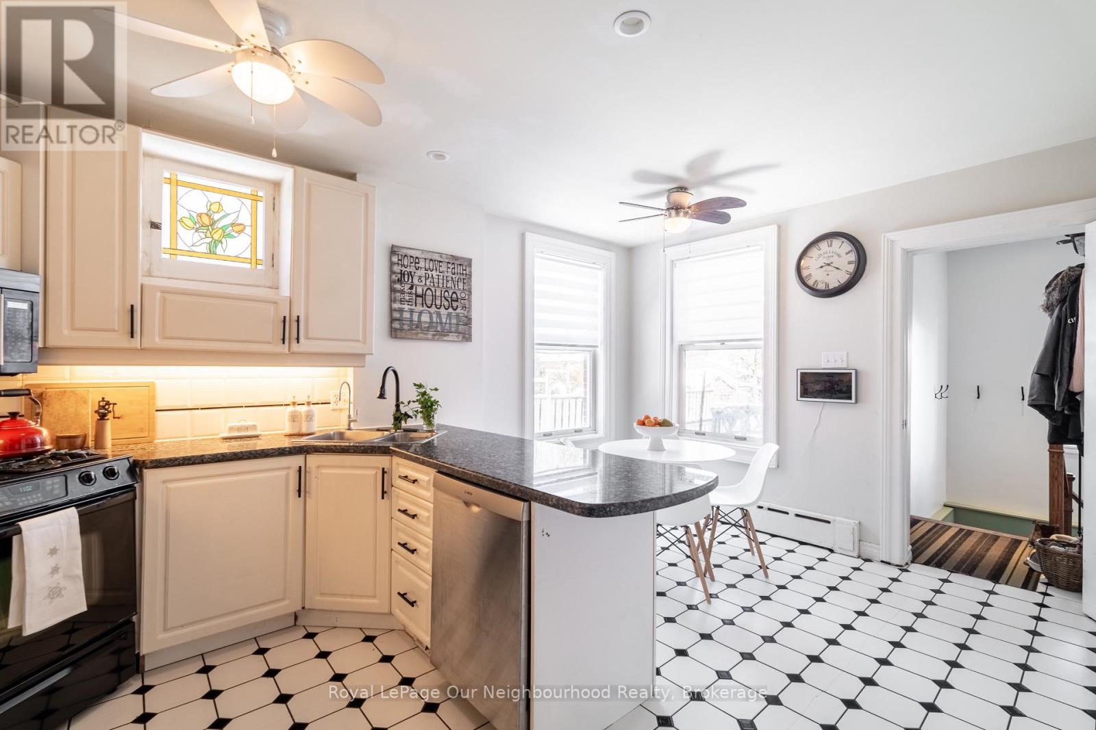 6038 Main Street, Whitchurch-Stouffville, Ontario  L4A 1B8 - Photo 15 - N12777908