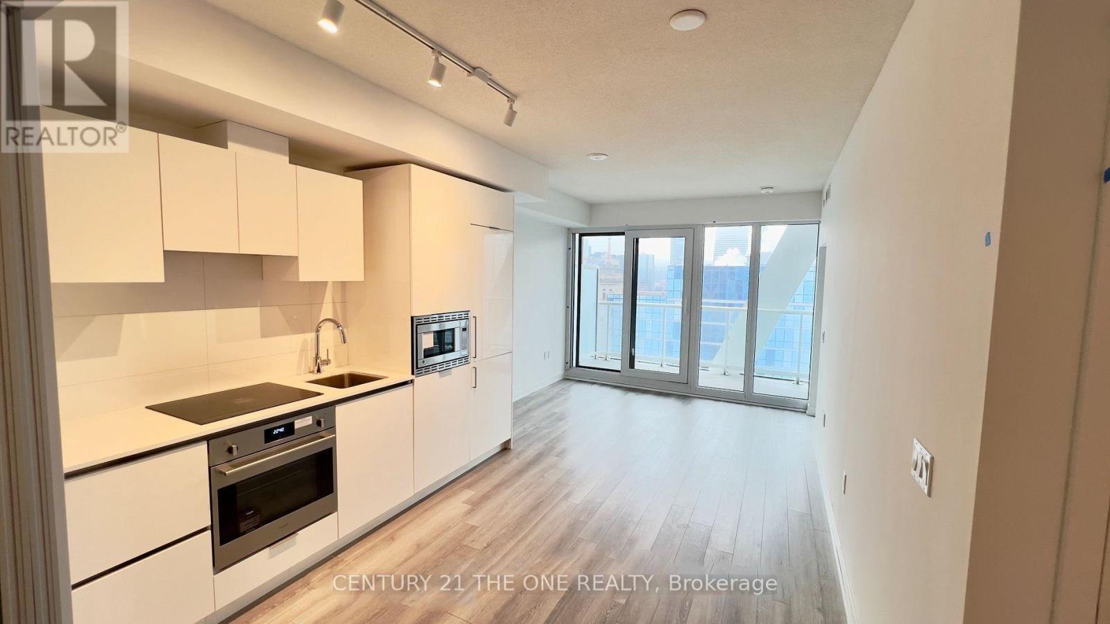 2417 - 230 Simcoe Street, Toronto, Ontario  M5T 1T4 - Photo 4 - C12997594
