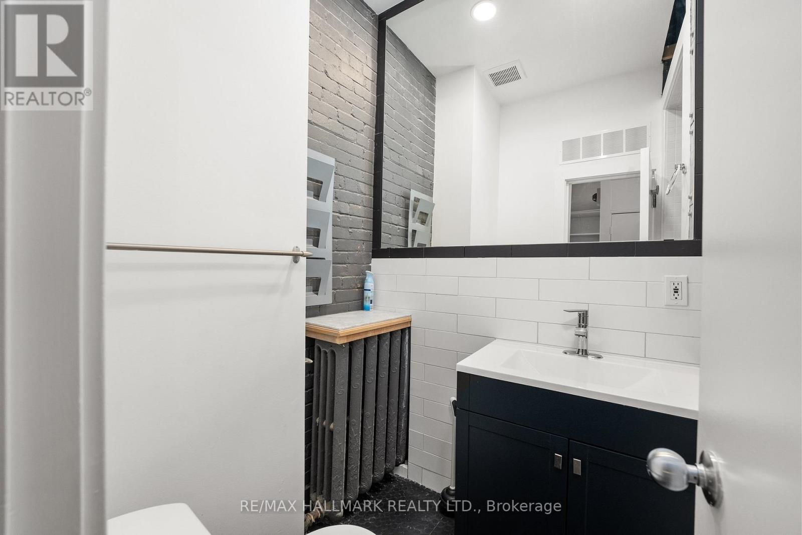 5 - 535 Queen Street E, Toronto, Ontario  M5A 1V1 - Photo 24 - C12997644