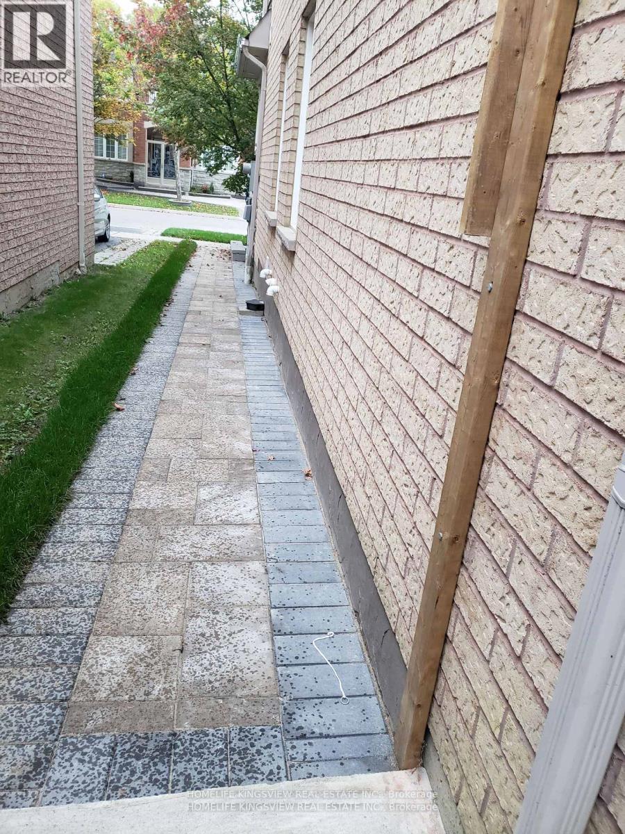 24 Weston Crescent N, Ajax, Ontario L1T 0C7 - Photo 2 - E12997548